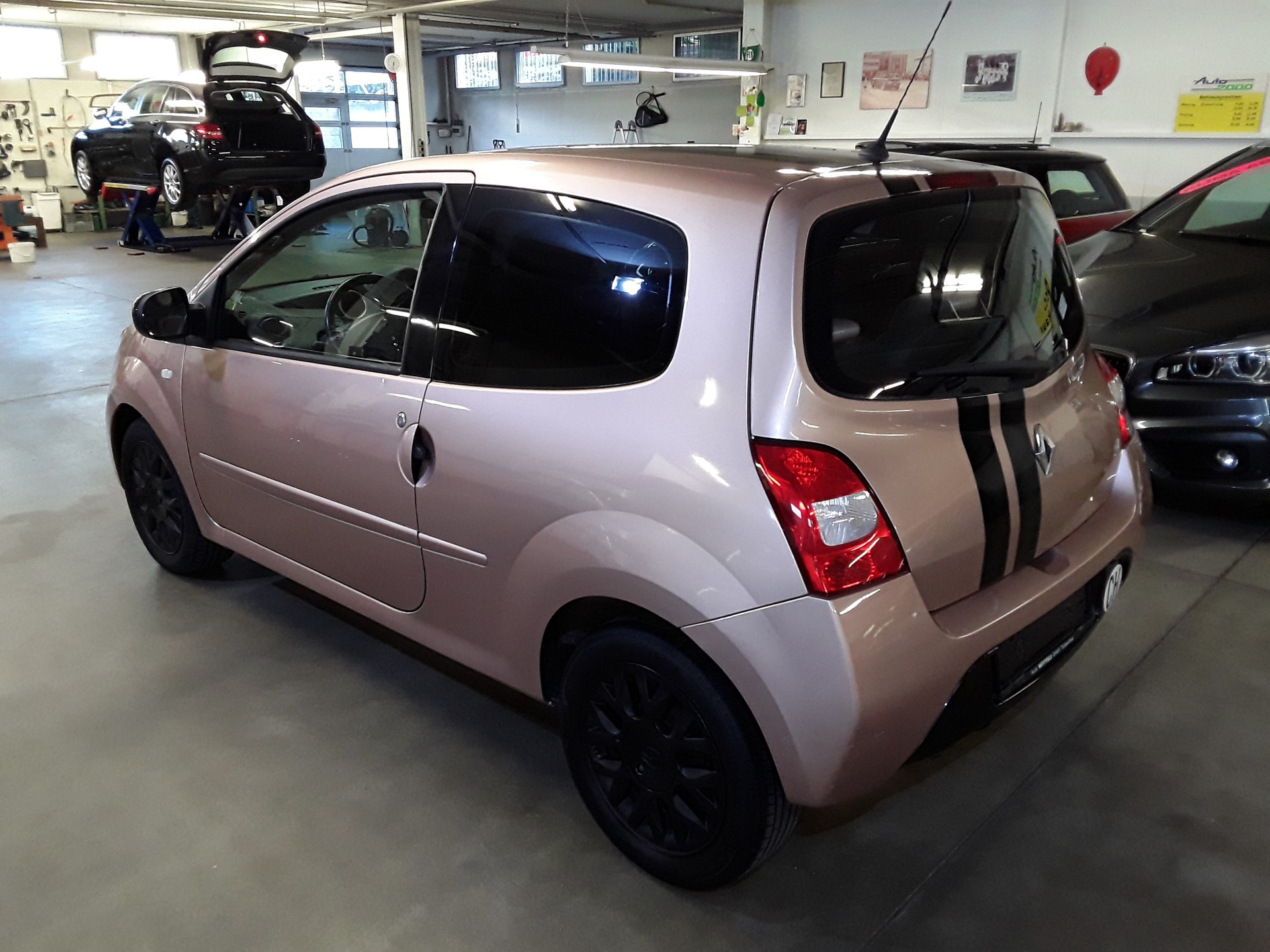 RENAULT Twingo 1.2 16V Miss Sixty-image-1