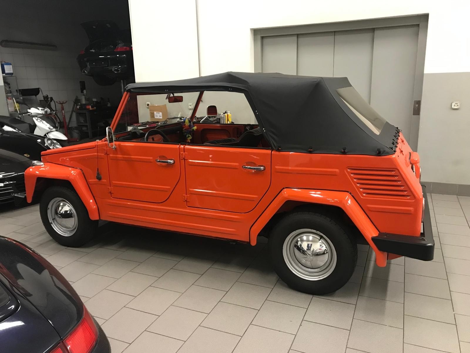 VW VW 18-showroom-element-2