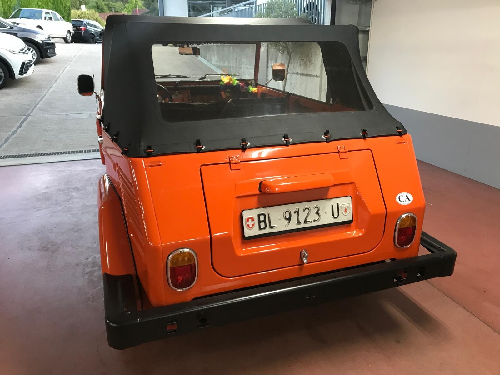 VW VW 18-showroom-element-1