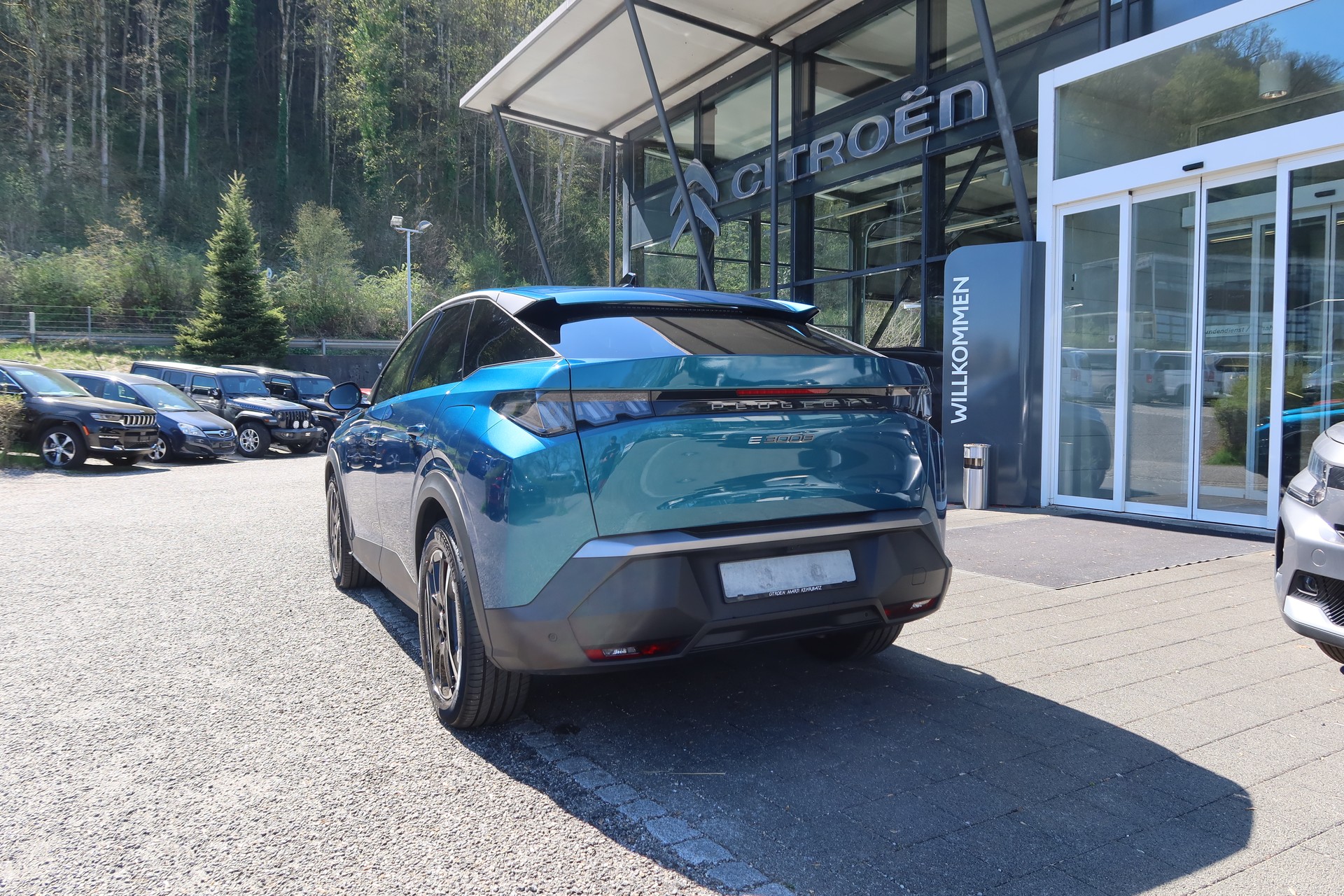 PEUGEOT 3008 73kWh Allure-image-6