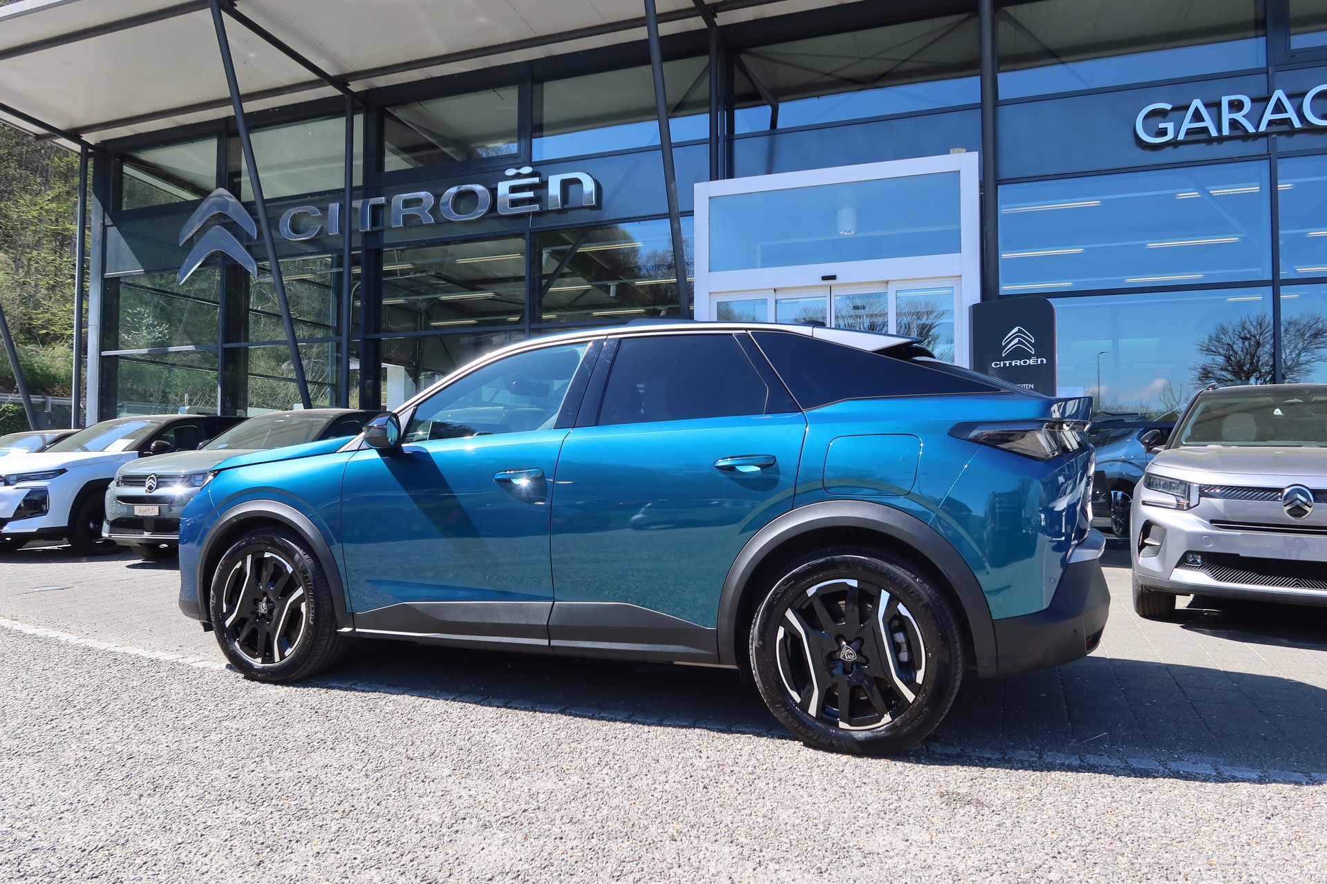 PEUGEOT 3008 73kWh Allure-image-4