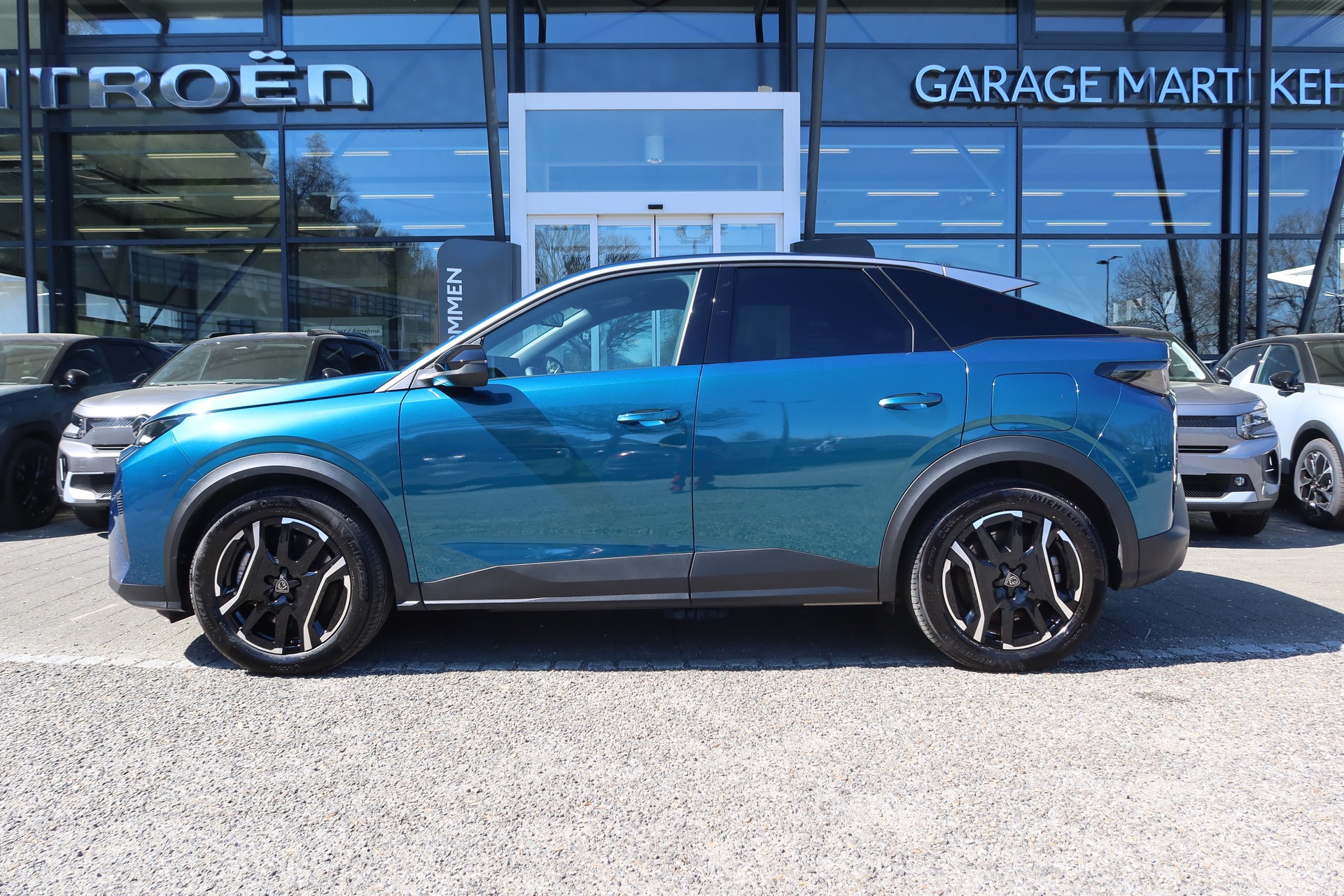 PEUGEOT 3008 73kWh Allure-image-3