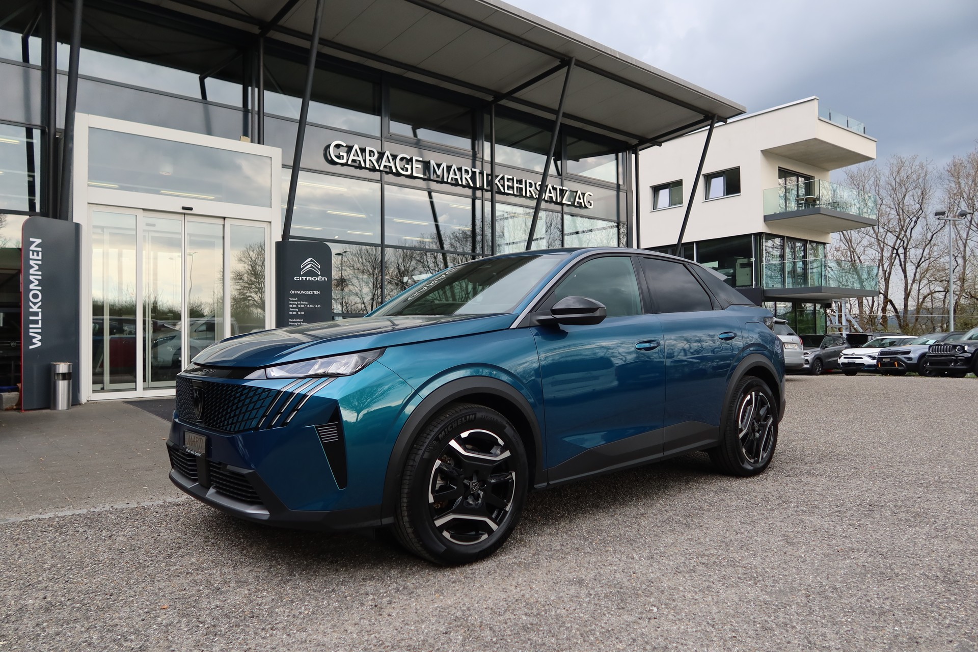 PEUGEOT 3008 73kWh Allure-image-1