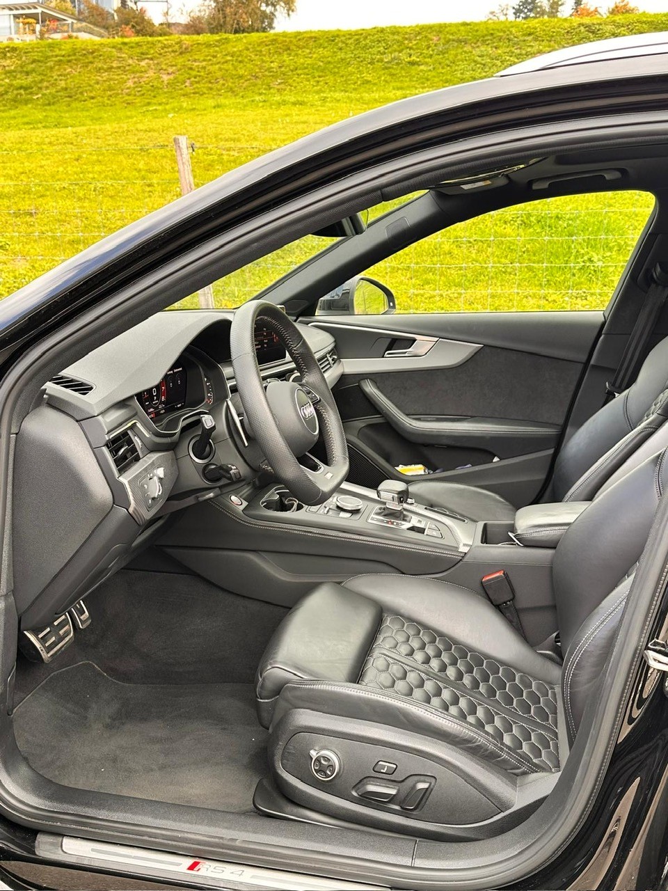 AUDI RS4 Avant 2.9 TFSI quattro tiptronic-image-6