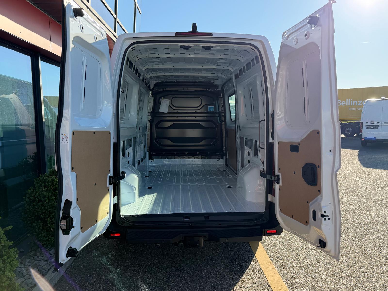 RENAULT Master RED T35 150PS Automat L3H2-image-6