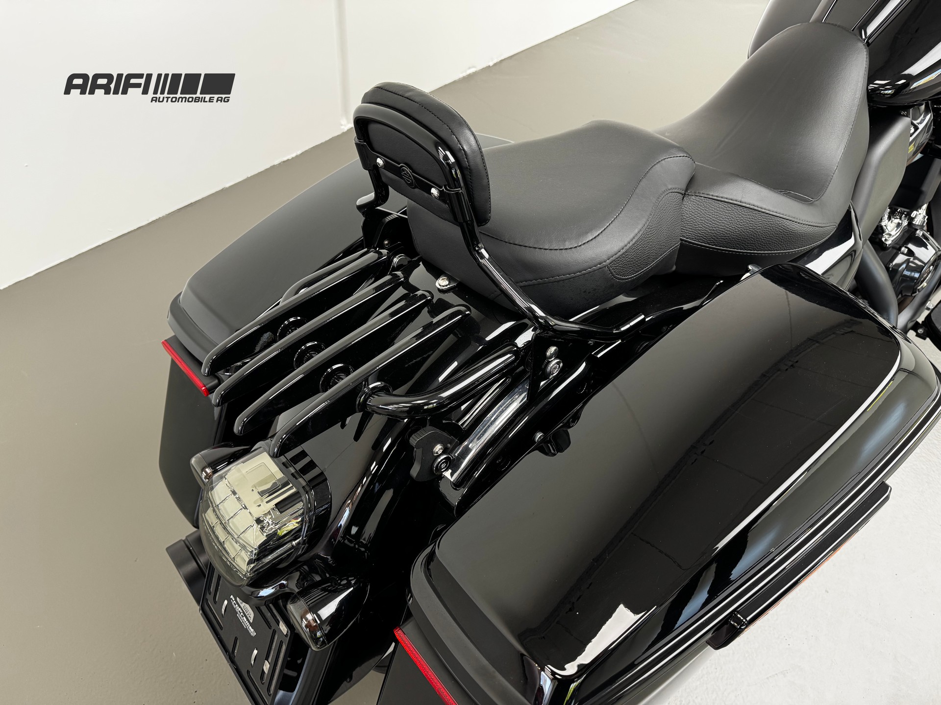 HARLEY-DAVIDSON FLHXST Street Glide ST 117-image-9