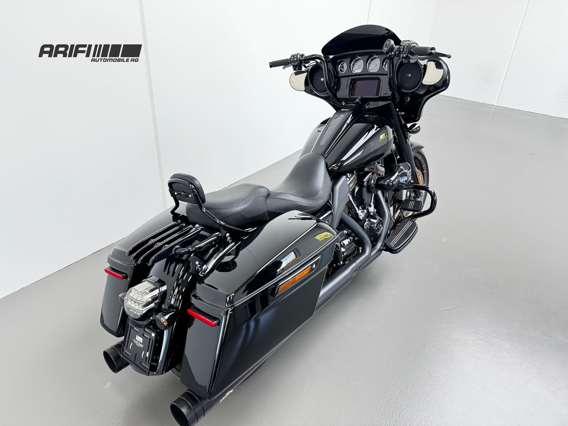 HARLEY-DAVIDSON FLHXST Street Glide ST 117-image-2