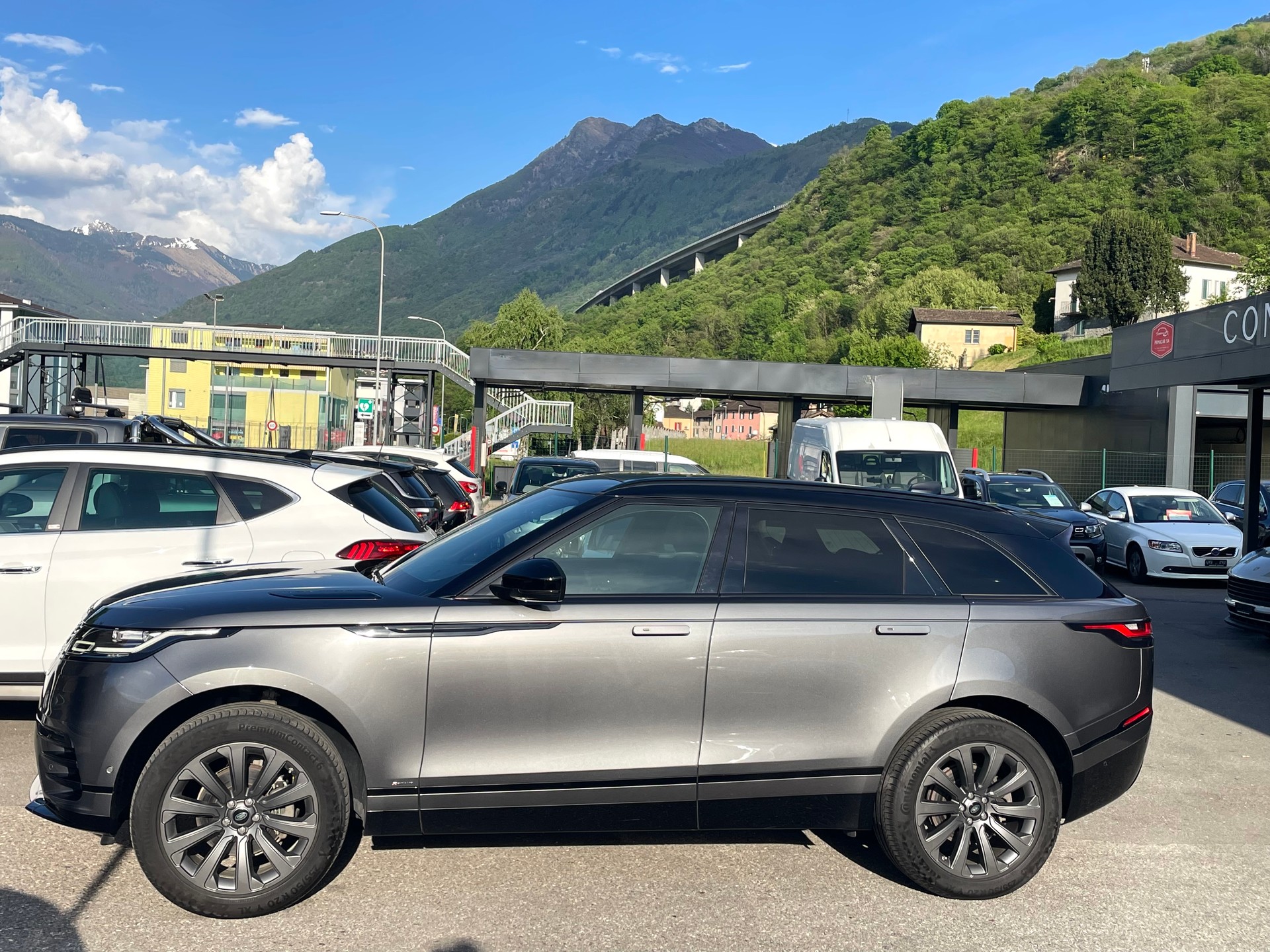LAND ROVER Range Rover Velar R-Dynamic D 180 Automatic-image-5