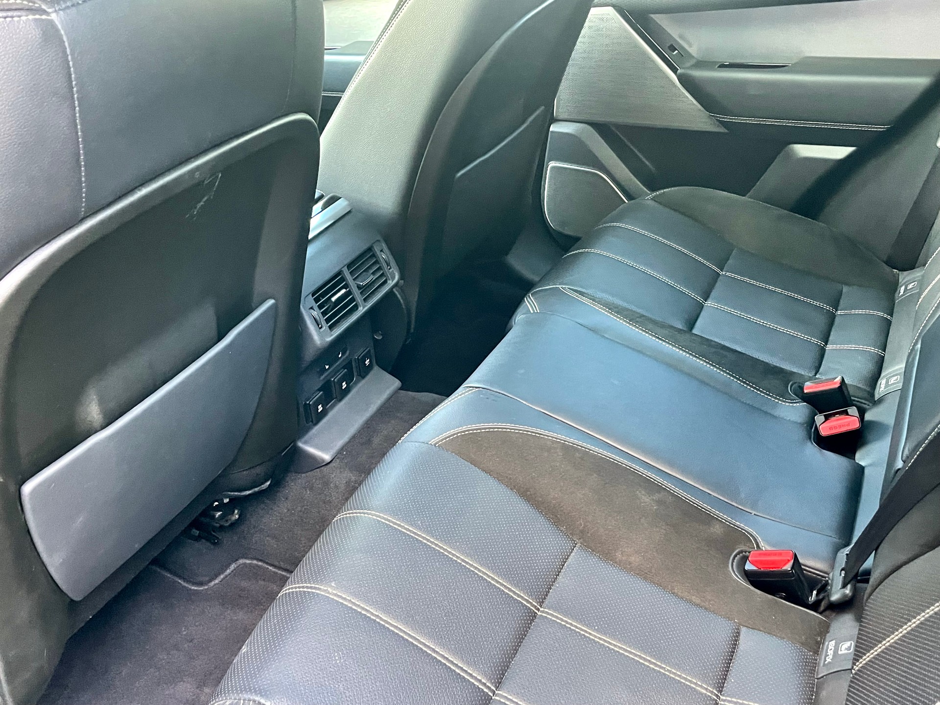 LAND ROVER Range Rover Velar R-Dynamic D 180 Automatic-image-4