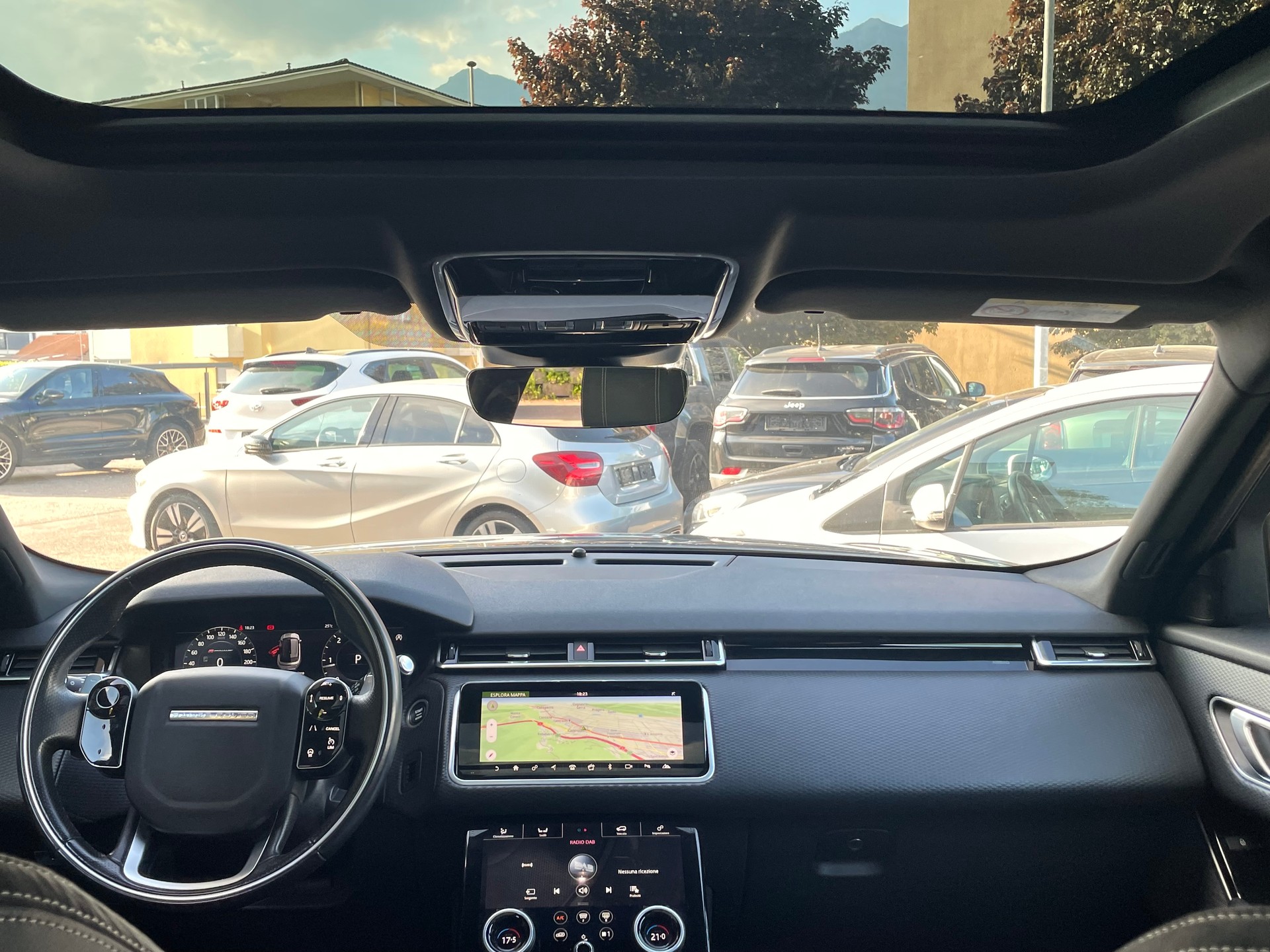 LAND ROVER Range Rover Velar R-Dynamic D 180 Automatic-image-6