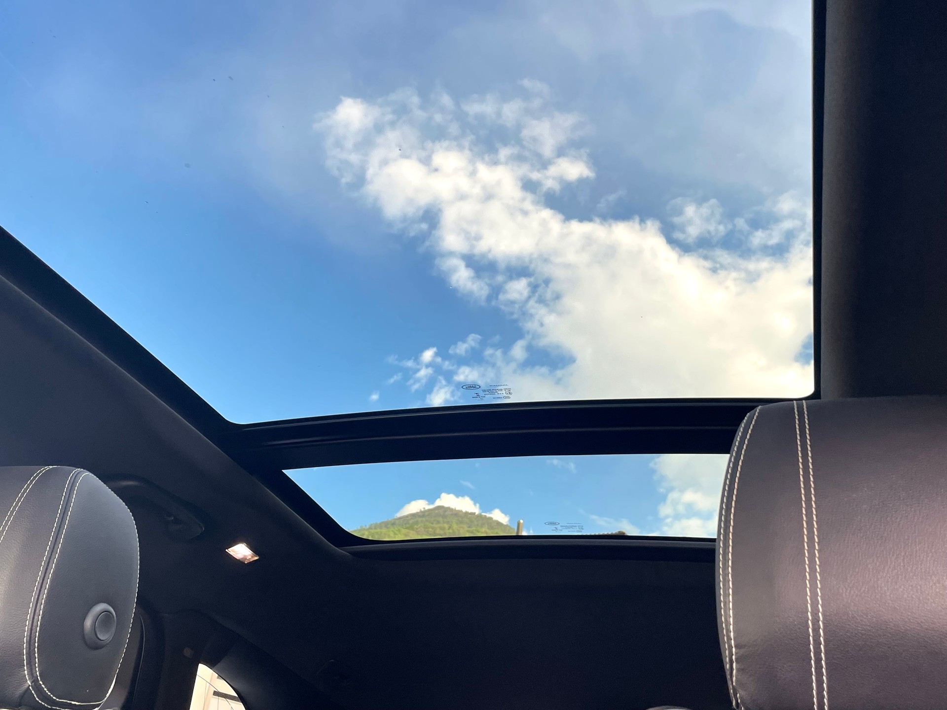 LAND ROVER Range Rover Velar R-Dynamic D 180 Automatic-image-2