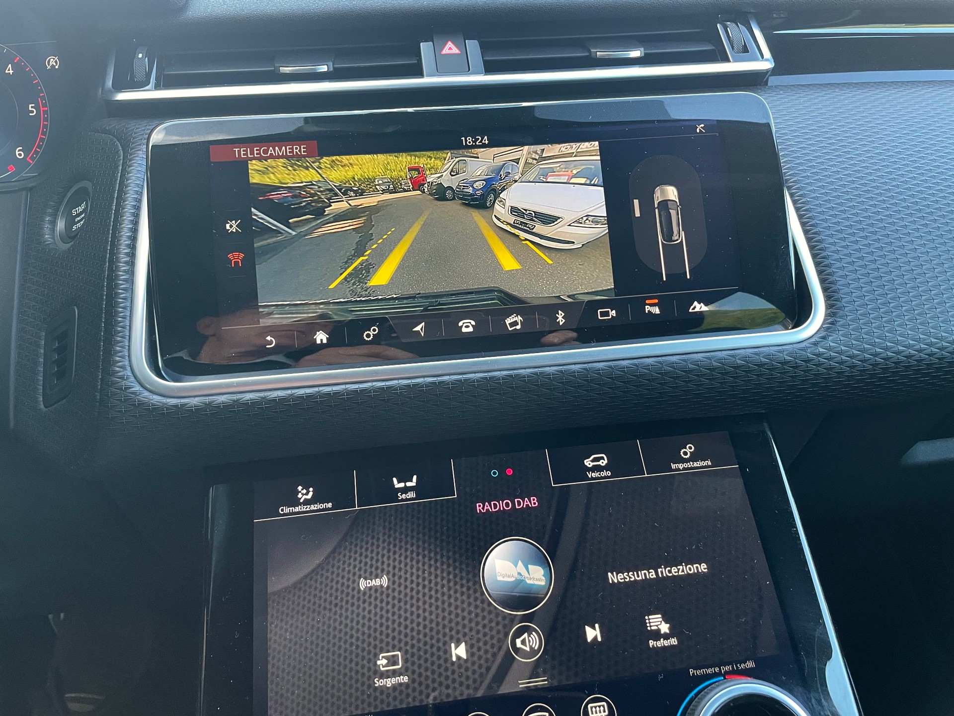 LAND ROVER Range Rover Velar R-Dynamic D 180 Automatic-image-3