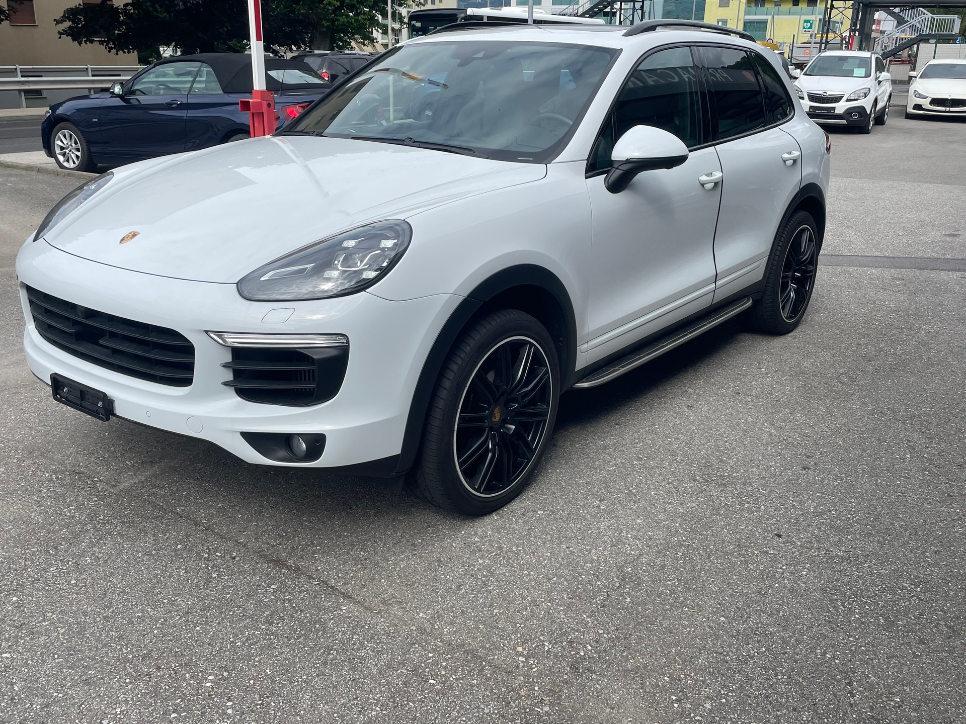 PORSCHE Cayenne Diesel Platinum Edition-image-1