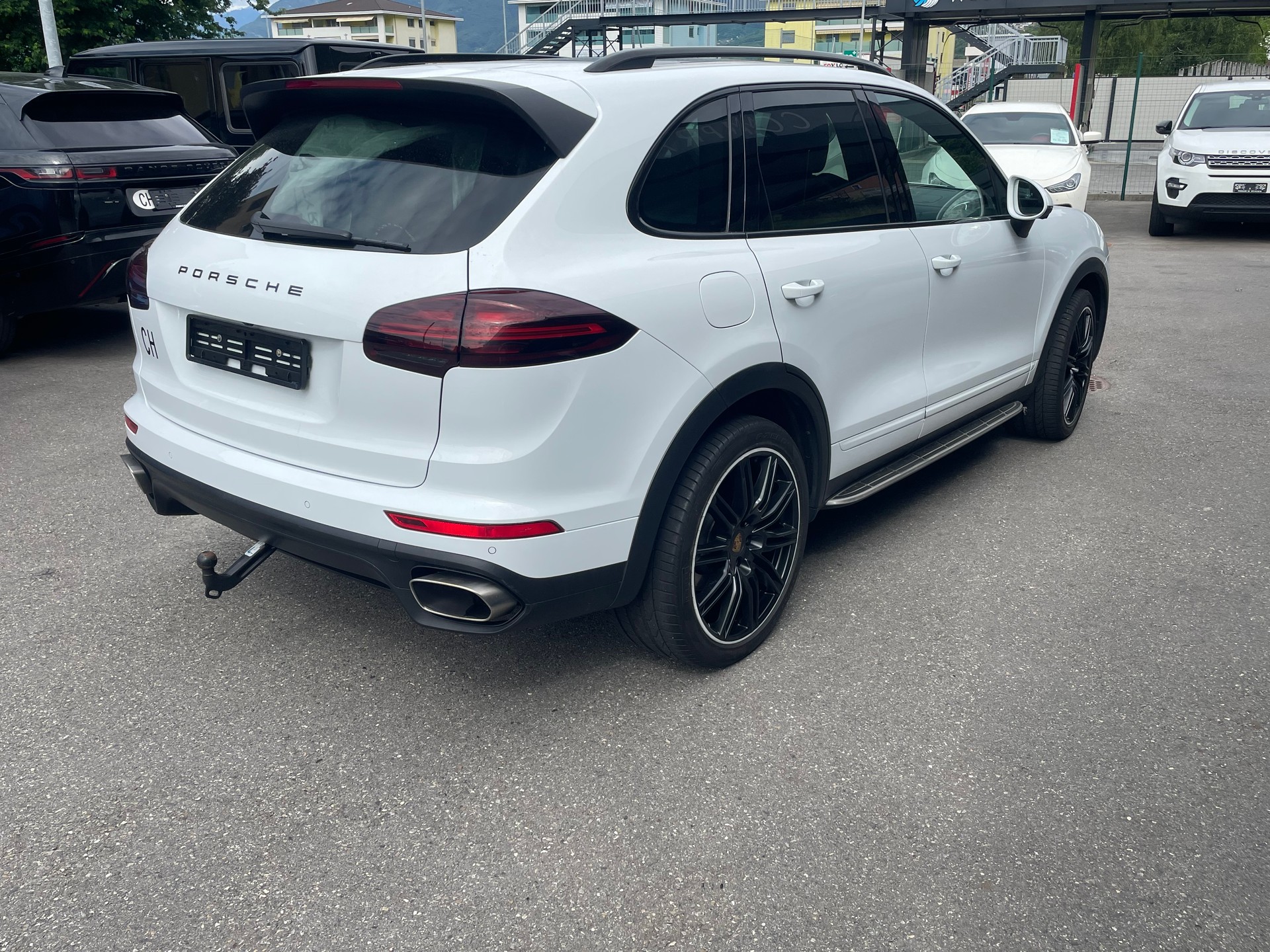 PORSCHE Cayenne Diesel Platinum Edition-image-11