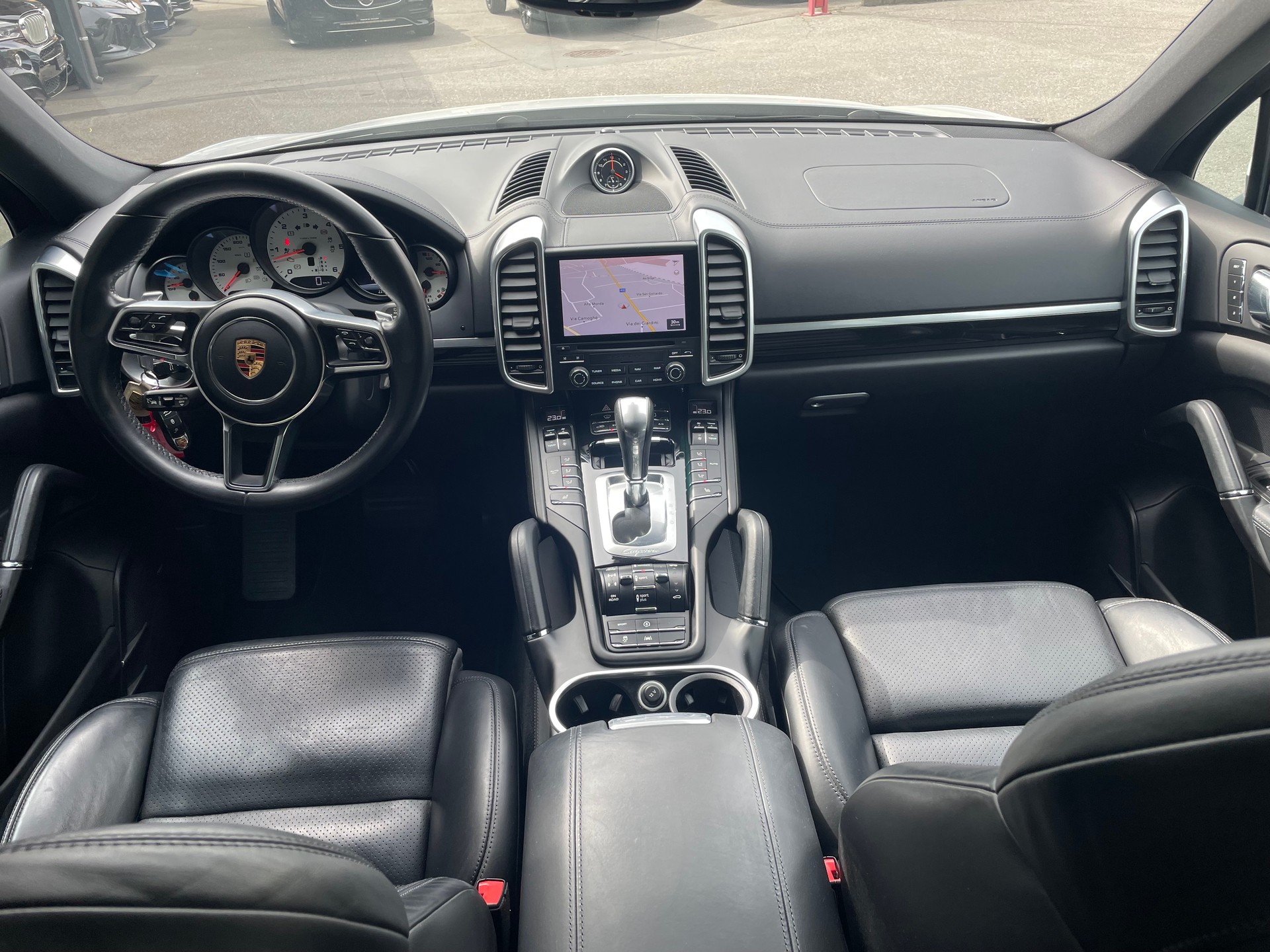 PORSCHE Cayenne Diesel Platinum Edition-image-6