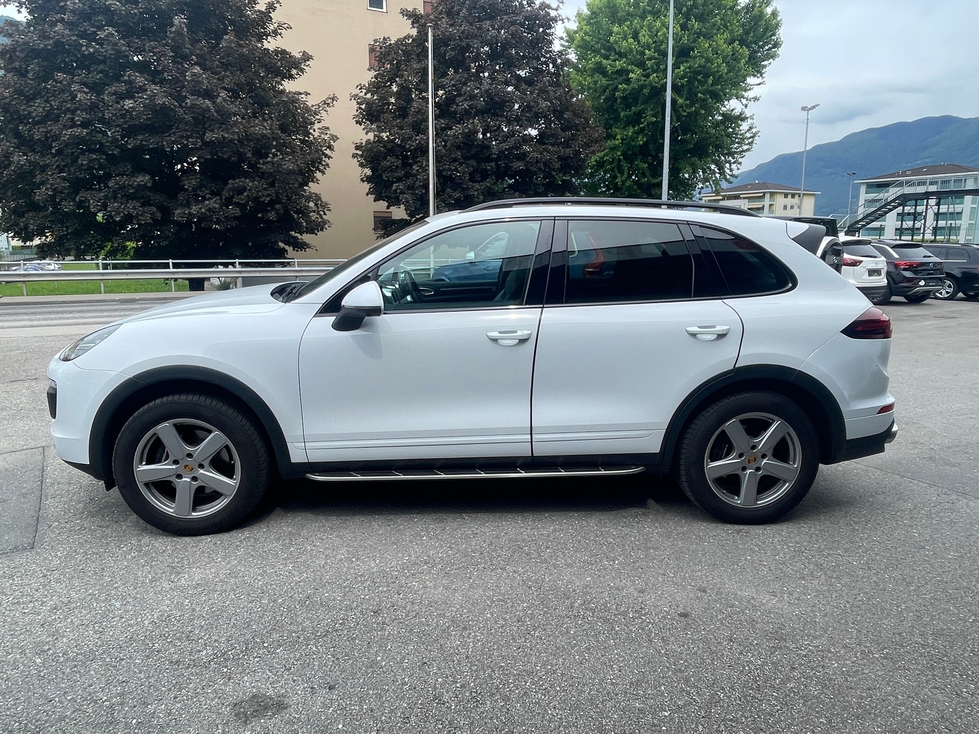 PORSCHE Cayenne Diesel Platinum Edition-image-8