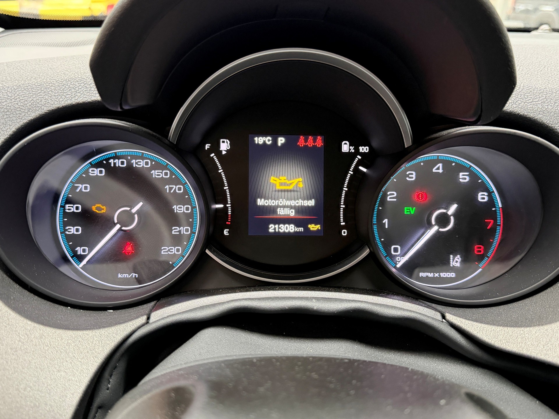 FIAT 500X 1.5 Hybrid Sport DCT-image-12
