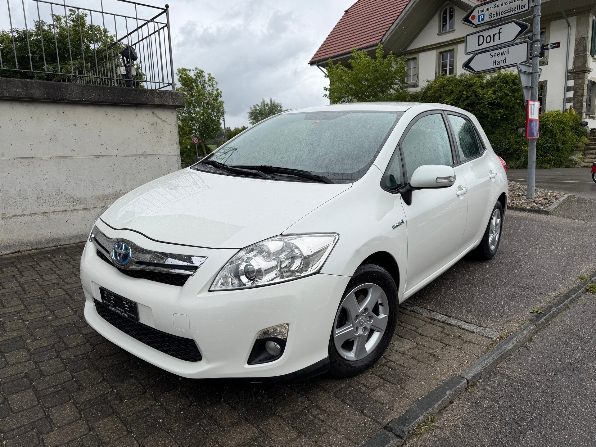 TOYOTA Auris 1.8 16V HSD Linea Luna-image-1