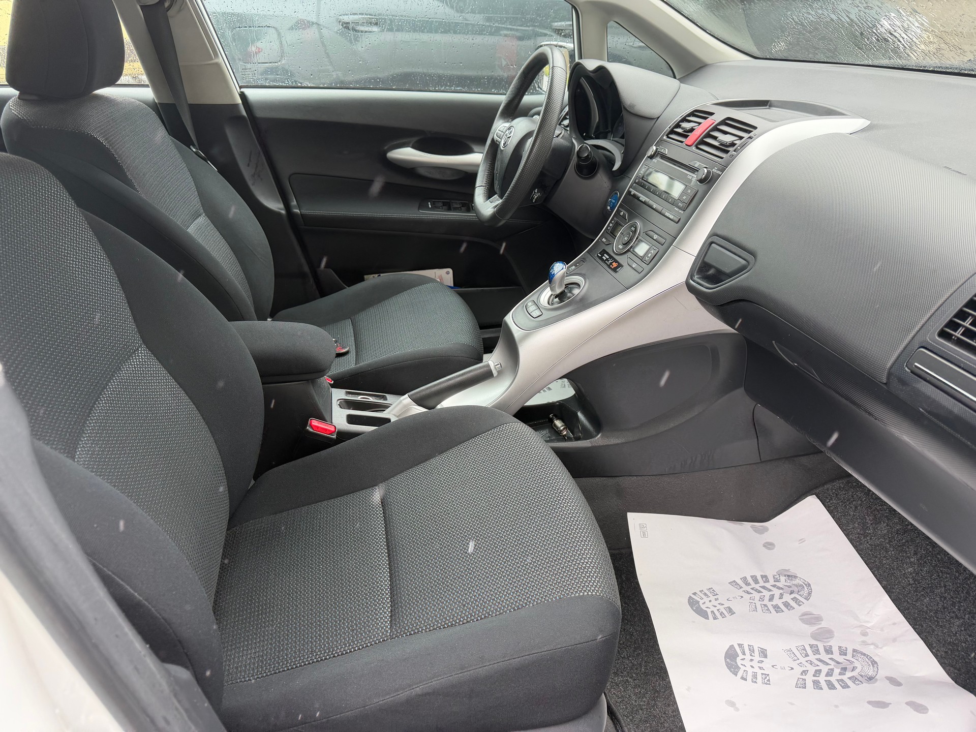 TOYOTA Auris 1.8 16V HSD Linea Luna-image-7