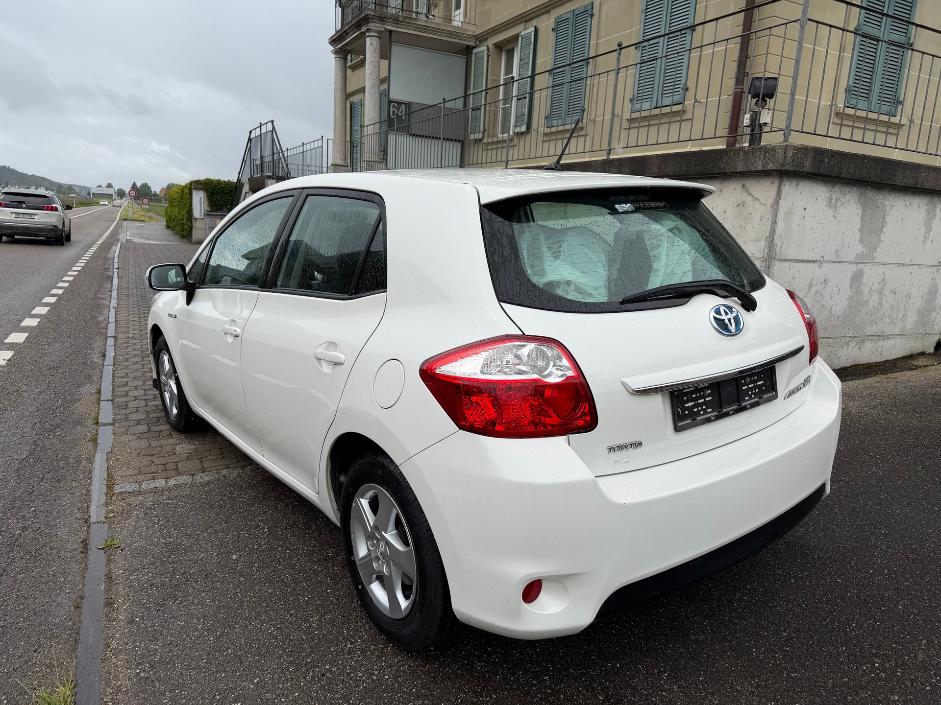 TOYOTA Auris 1.8 16V HSD Linea Luna-image-2