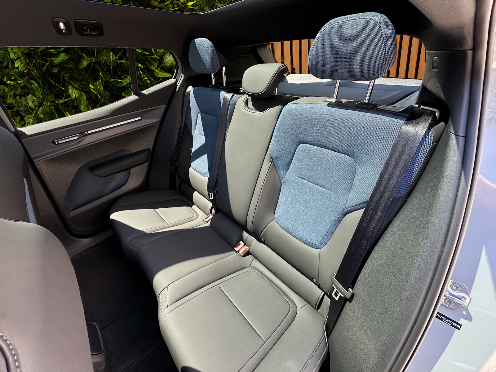 VOLVO EX 30 CC E60 Twin Performance AWD-image-13