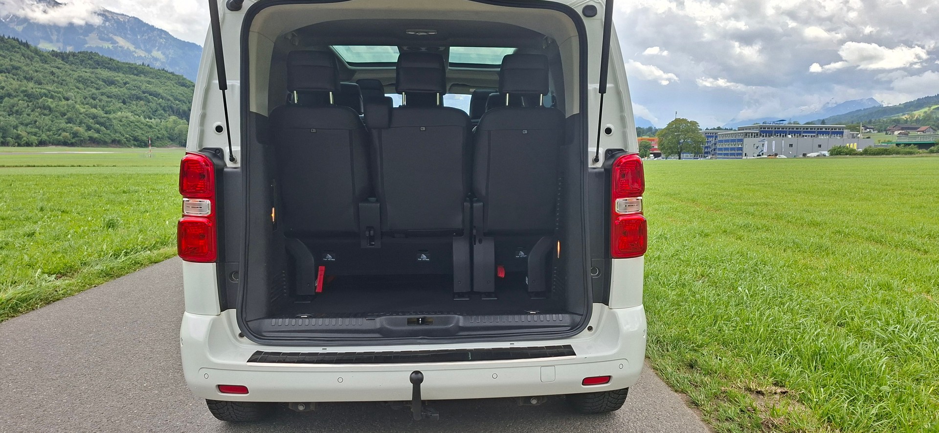CITROEN Spacetourer 2.0 BlueHDi Business M EAT-image-13