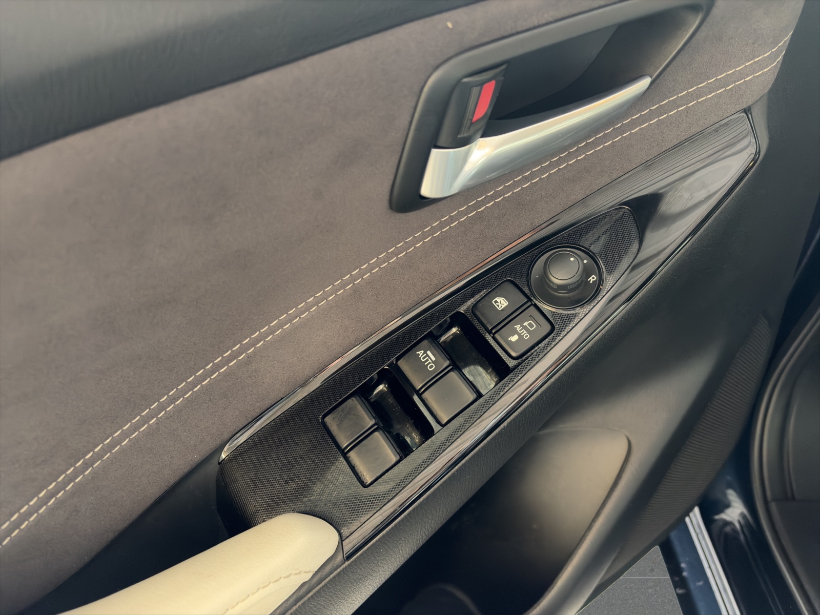 MAZDA 2 G 90 MHD Revolution-image-9