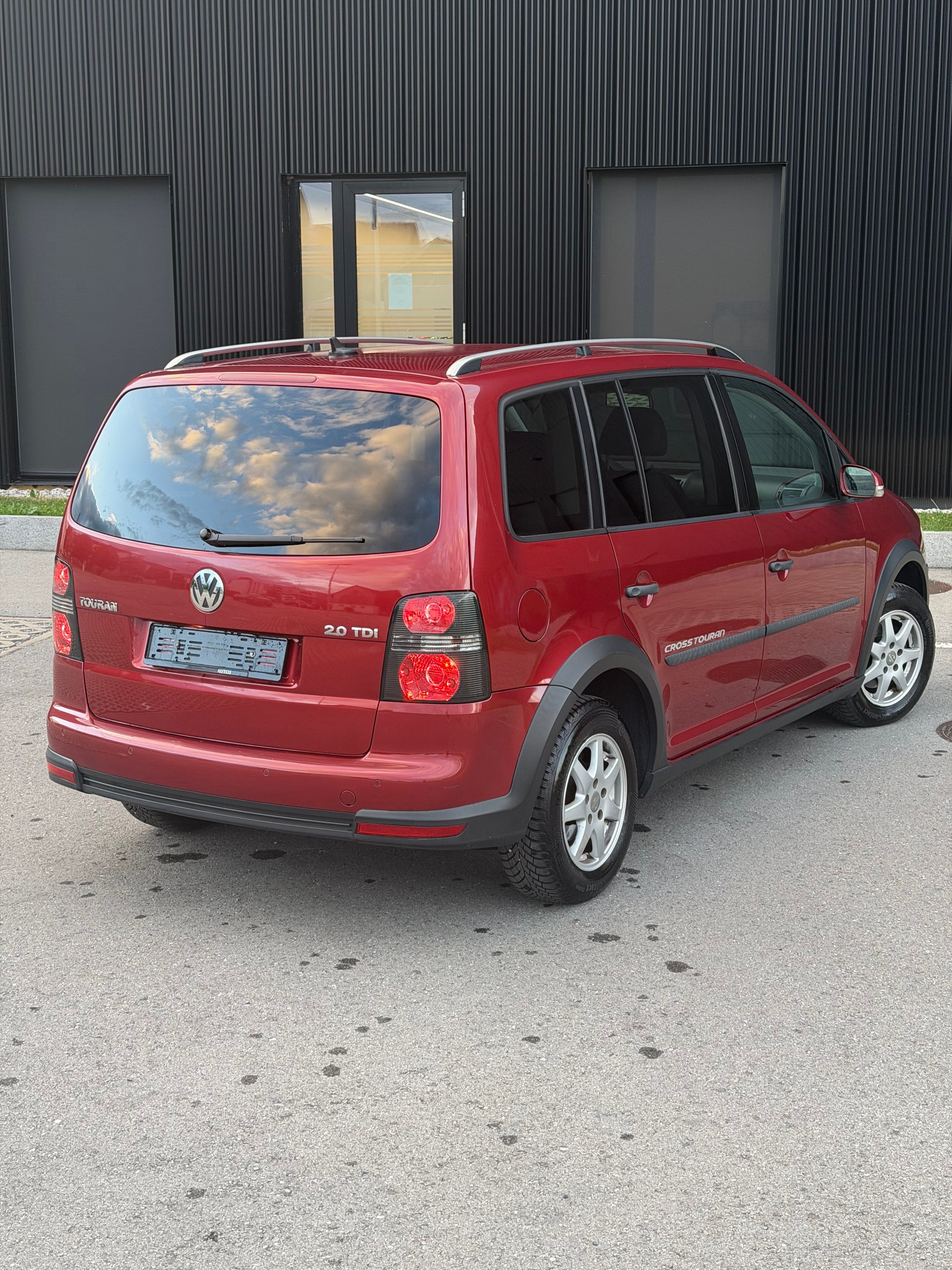 VW CrossTouran 2.0 TDI DSG-image-5