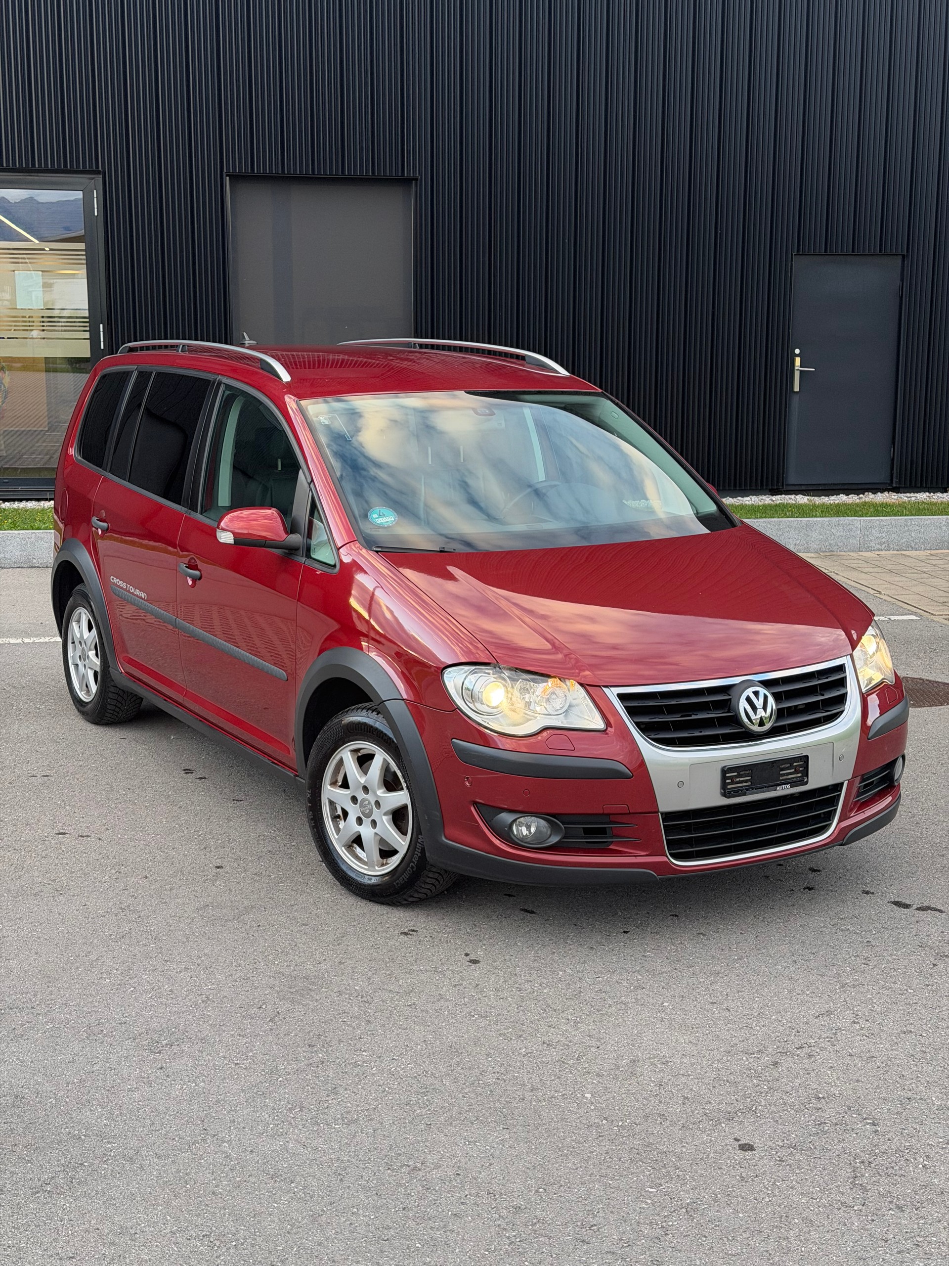 VW CrossTouran 2.0 TDI DSG-image-13
