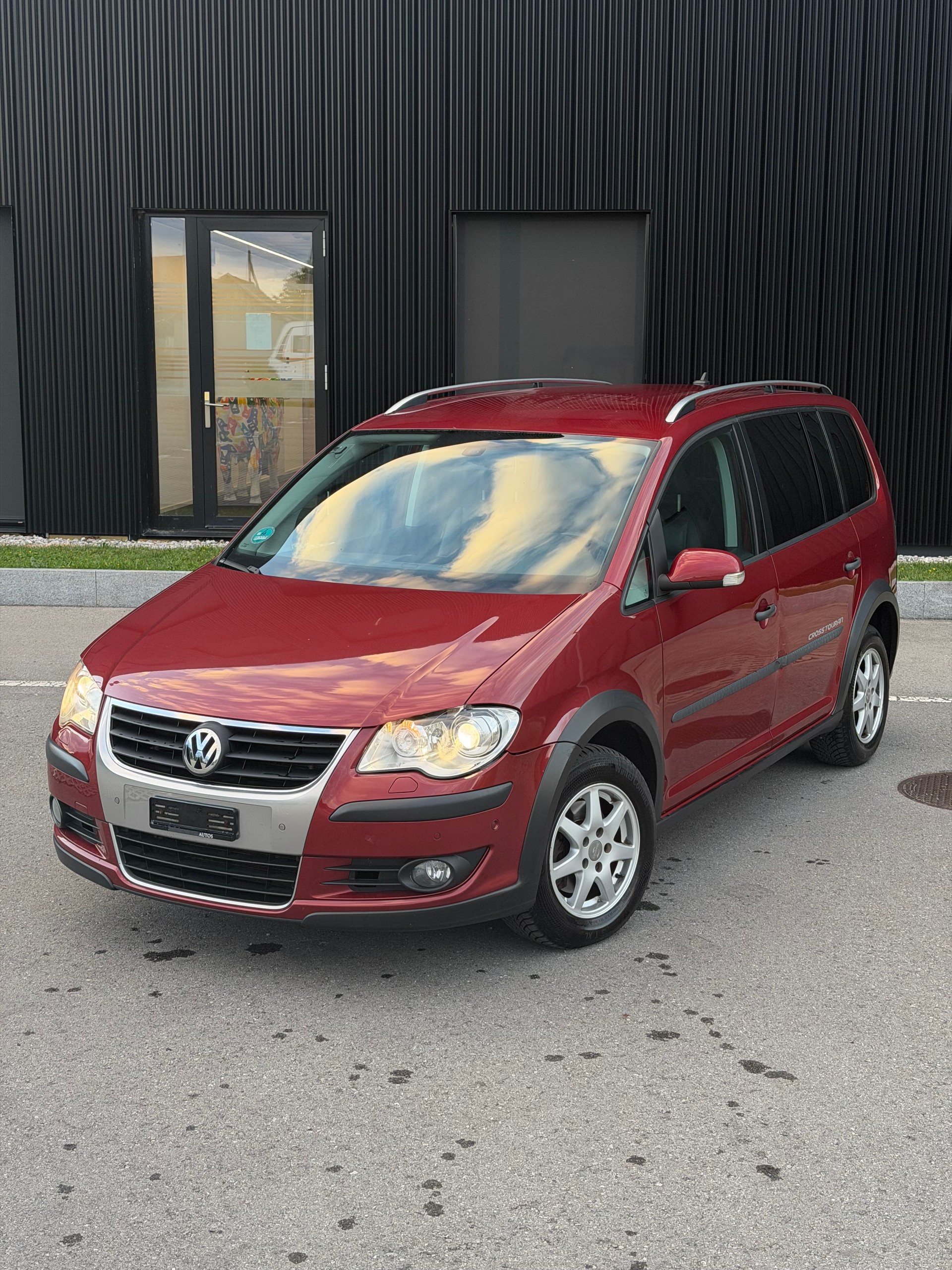 VW CrossTouran 2.0 TDI DSG-image-2