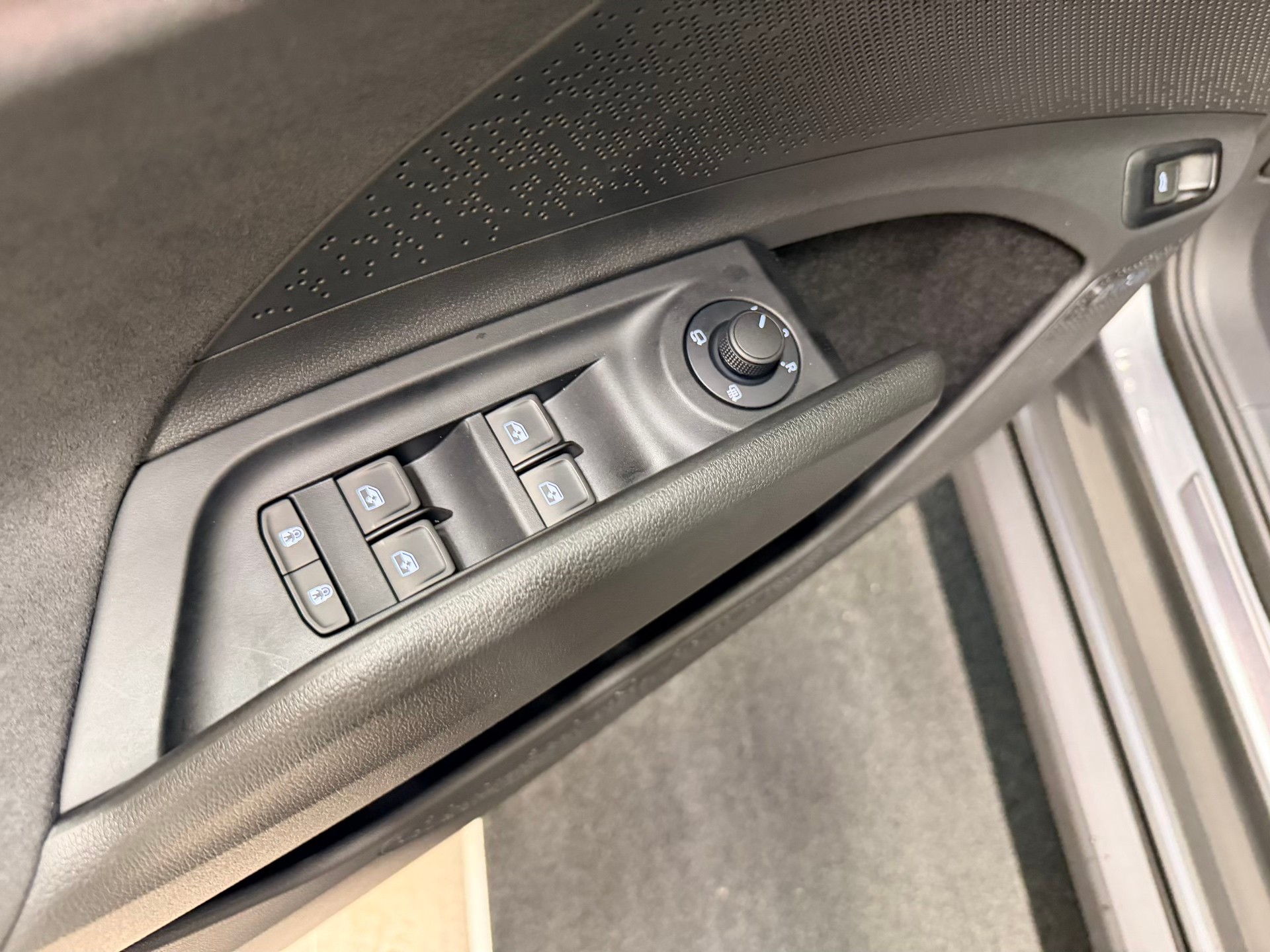 SKODA Elroq RS 4x4-image-12