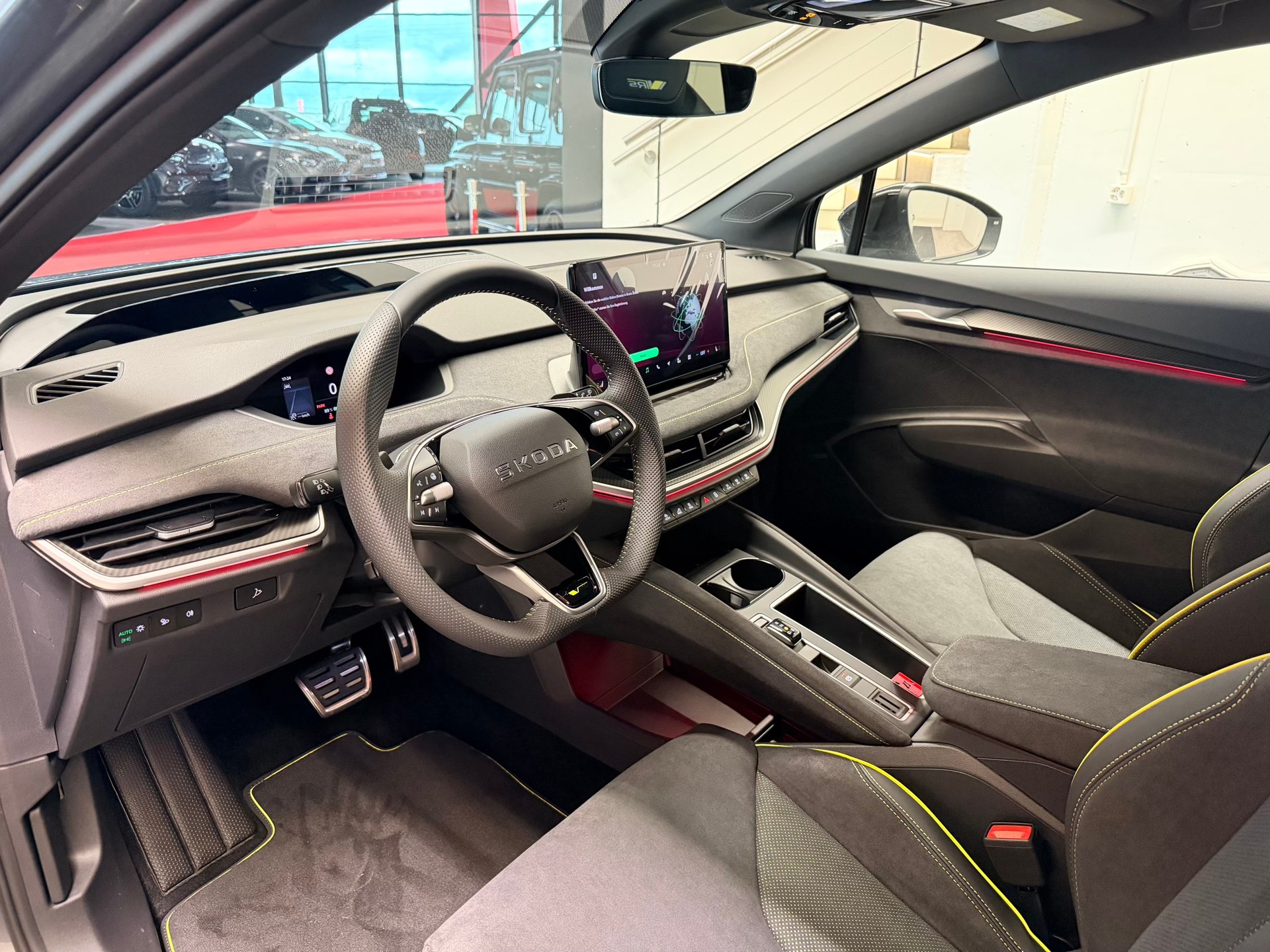 SKODA Elroq RS 4x4-image-9