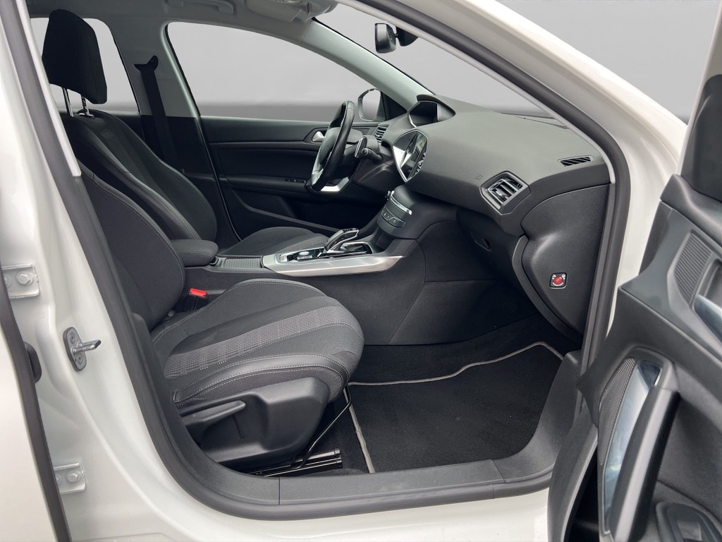 PEUGEOT 308 SW 1.5 BlueHDI Allure EAT8-image-9