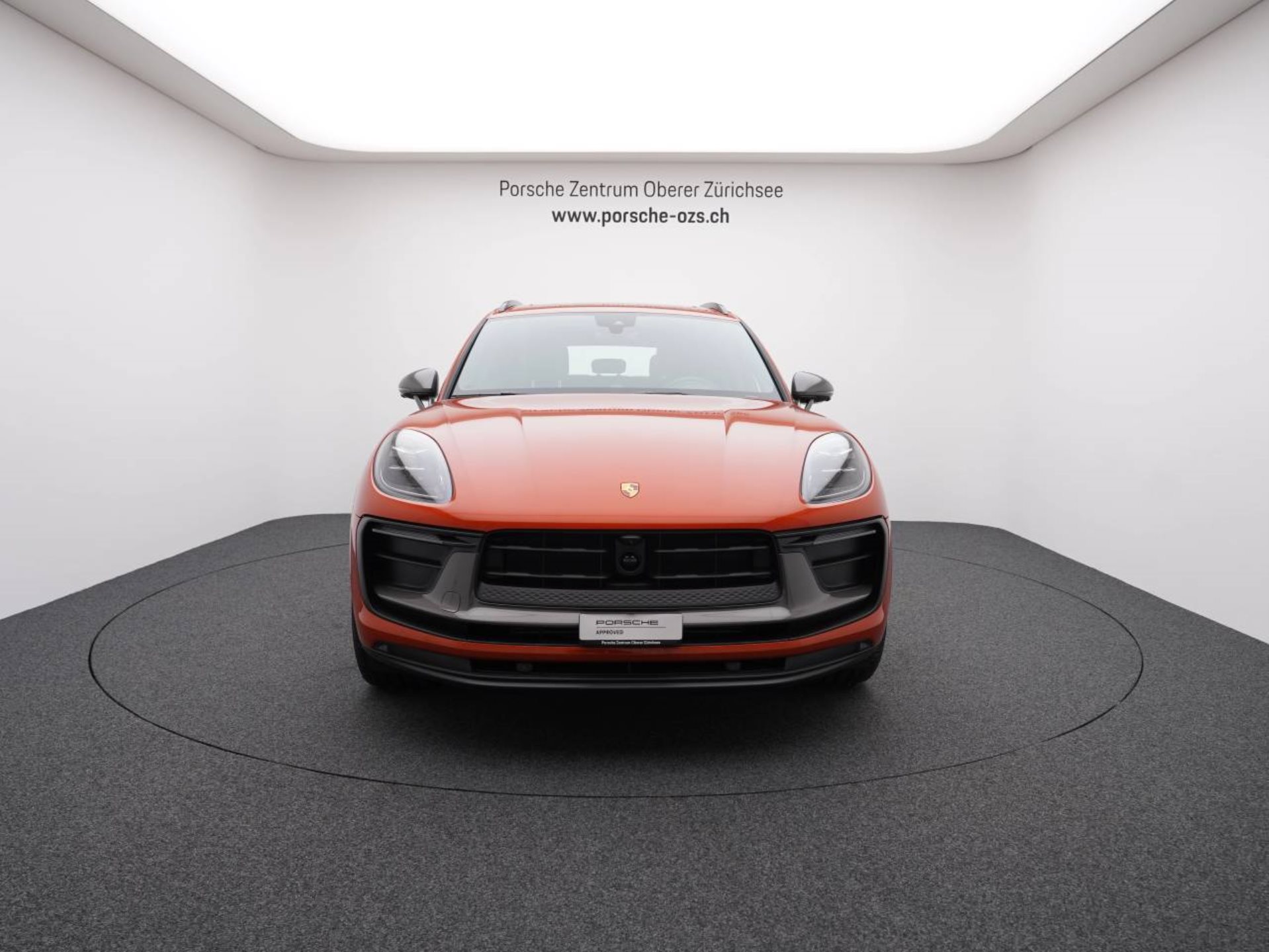 PORSCHE Macan T-image-9