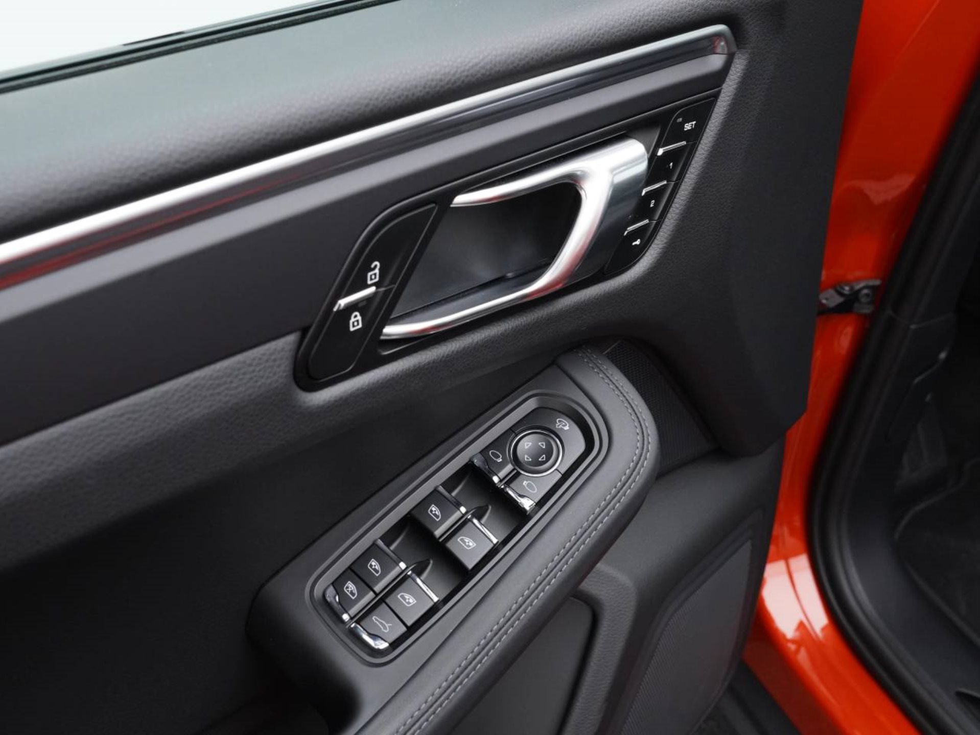 PORSCHE Macan T-image-21