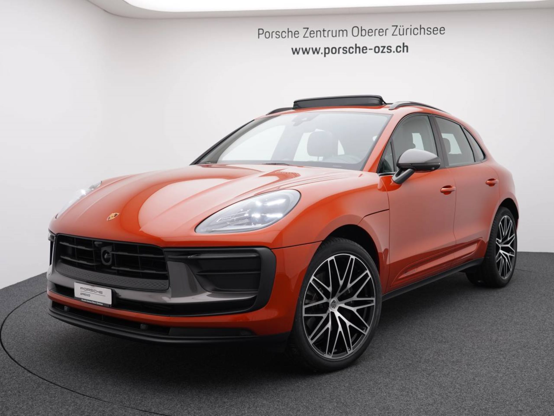 PORSCHE Macan T