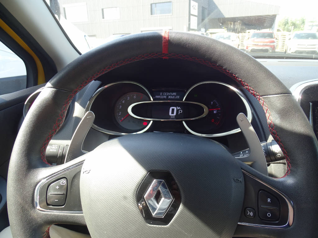 RENAULT Clio Sport 1.6 T 200 RS-image-8