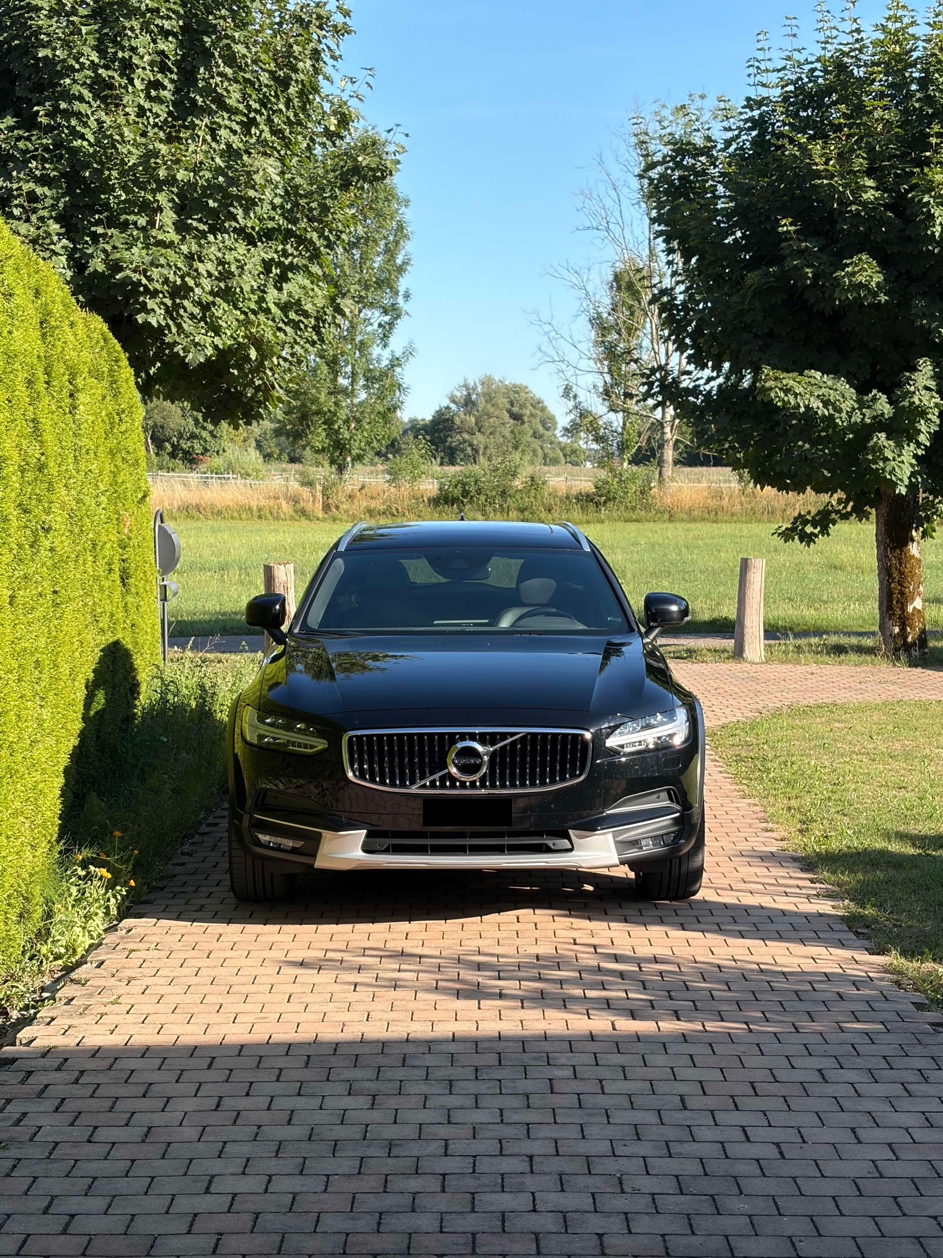 VOLVO V90 Cross Country-image-0