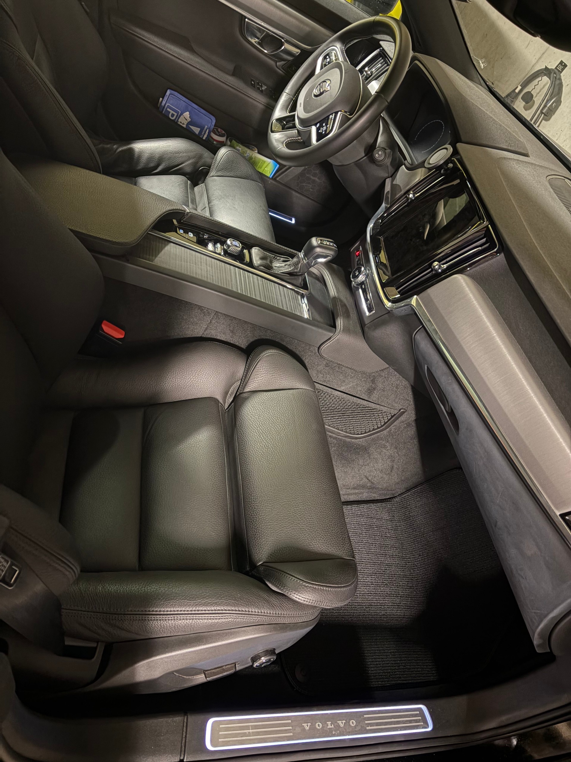 VOLVO V90 Cross Country-image-4