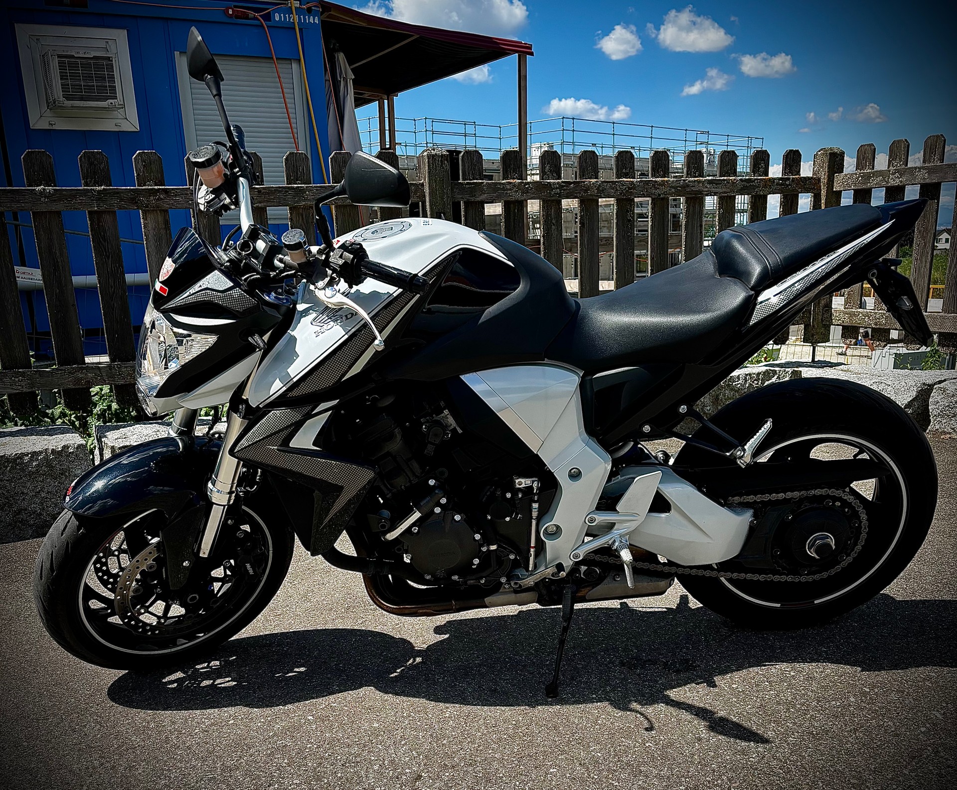 HONDA CB 1000 R ABS-image-1