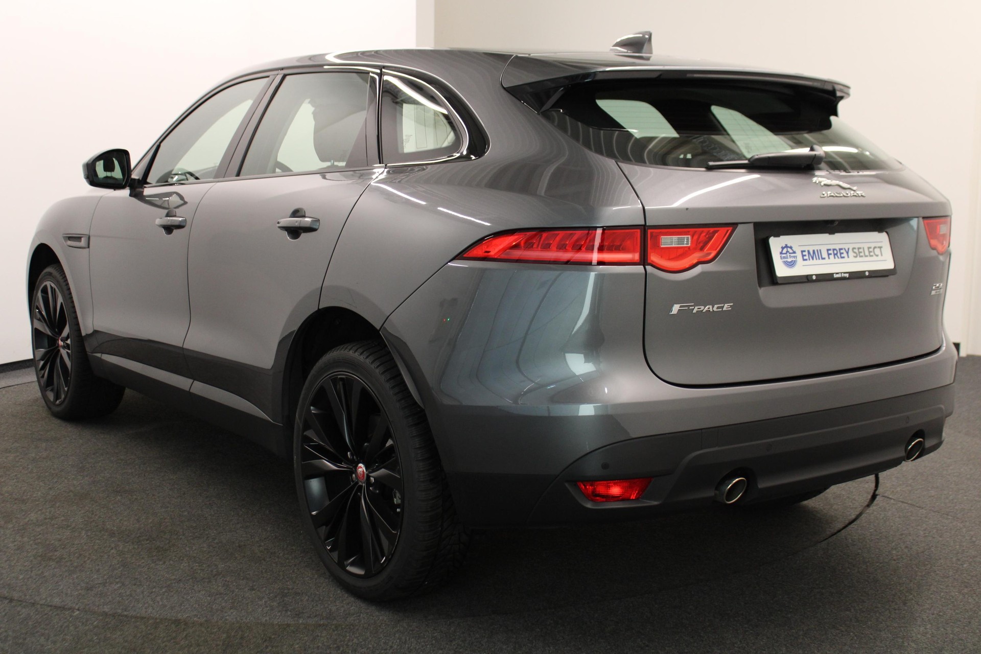 JAGUAR F-Pace 2.0 T 250 PORTFOLIO AWD-showroom-element-3