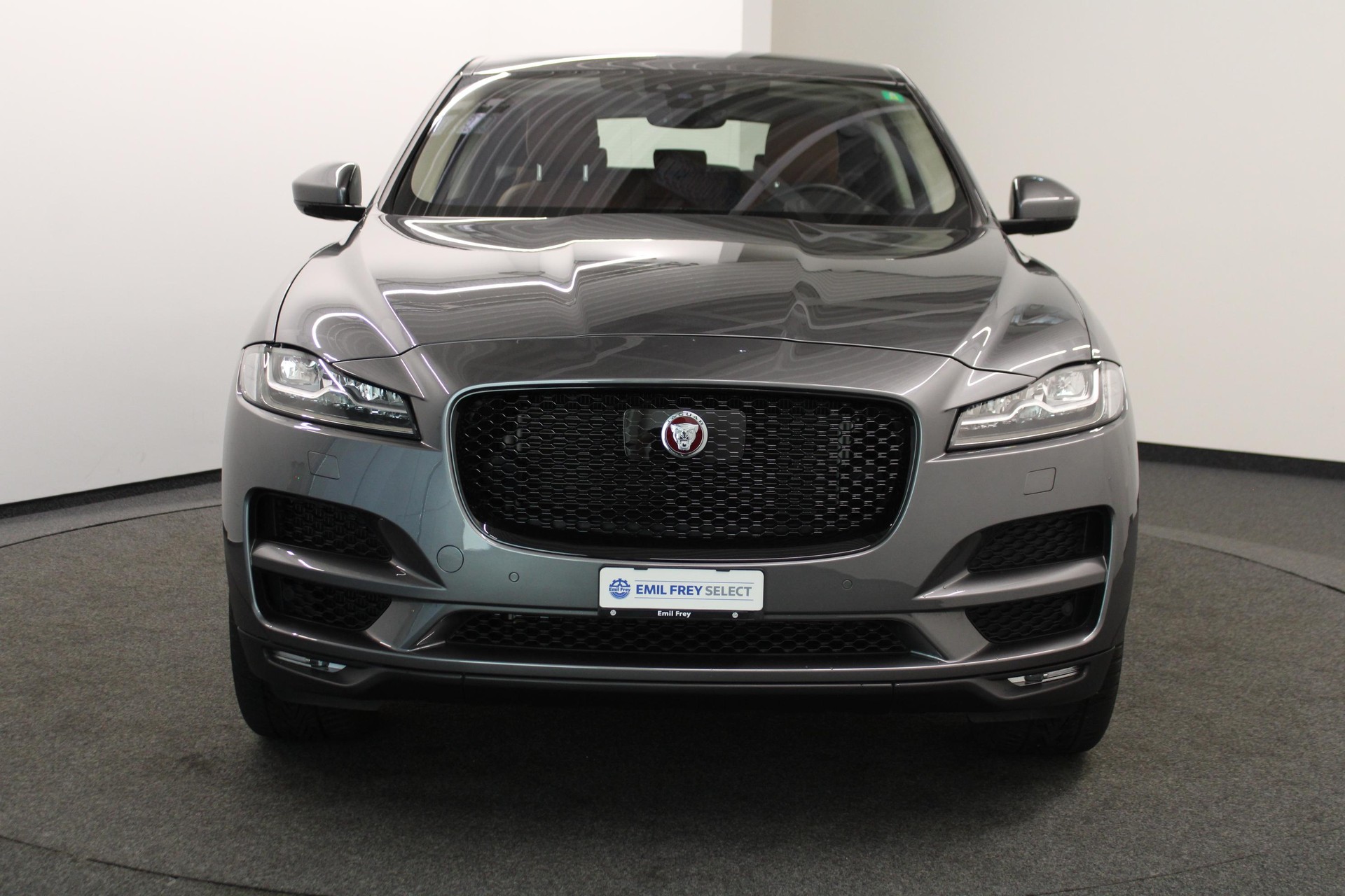 JAGUAR F-Pace 2.0 T 250 PORTFOLIO AWD-showroom-element-1