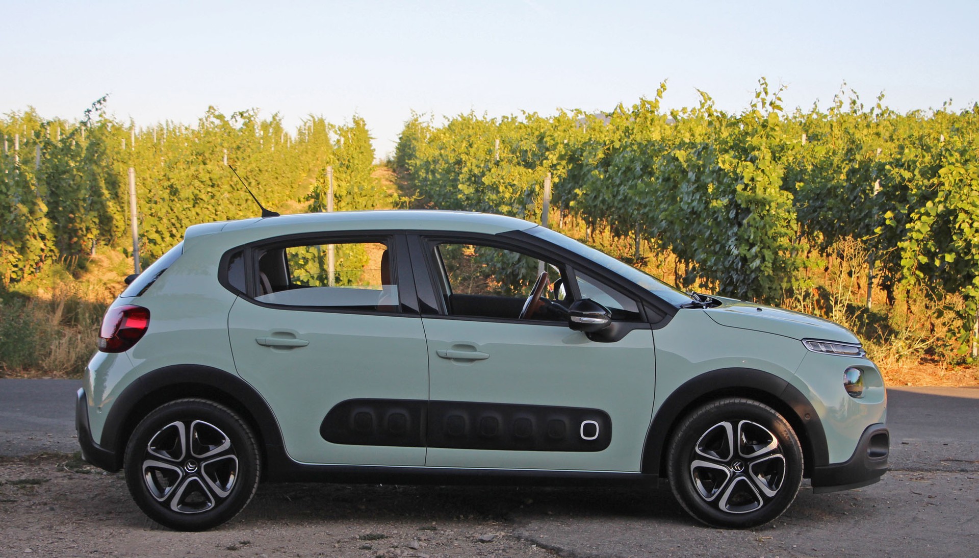 CITROEN C3 1.2i PureTech Shine EAT-image-20