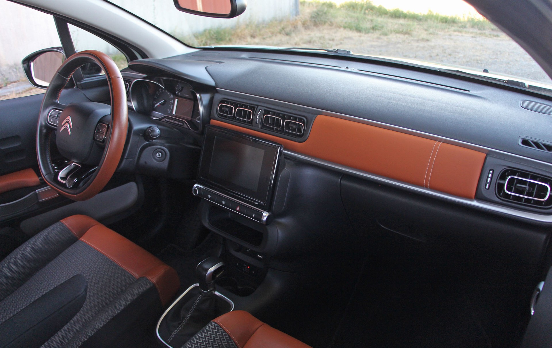 CITROEN C3 1.2i PureTech Shine EAT-image-9