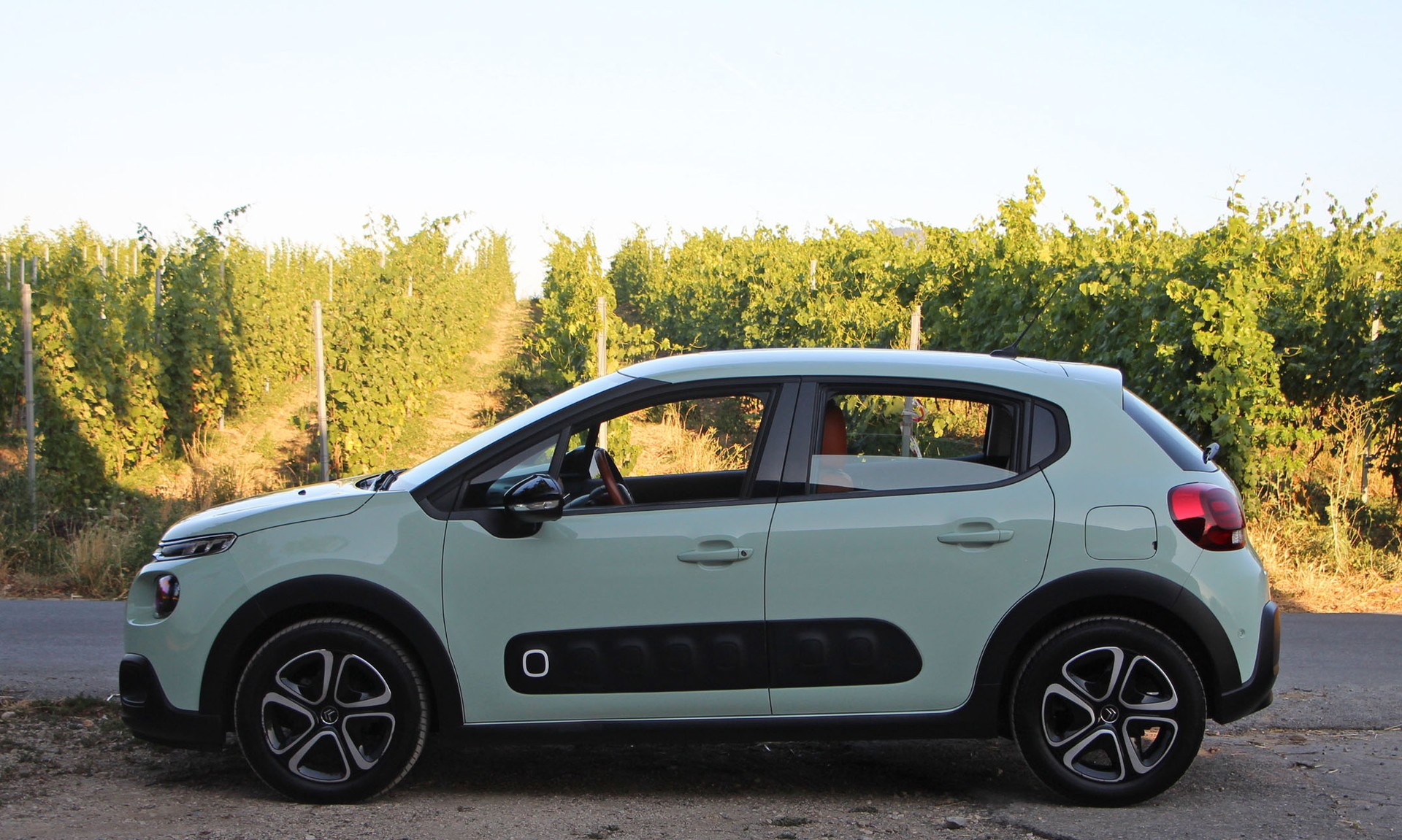 CITROEN C3 1.2i PureTech Shine EAT-image-19