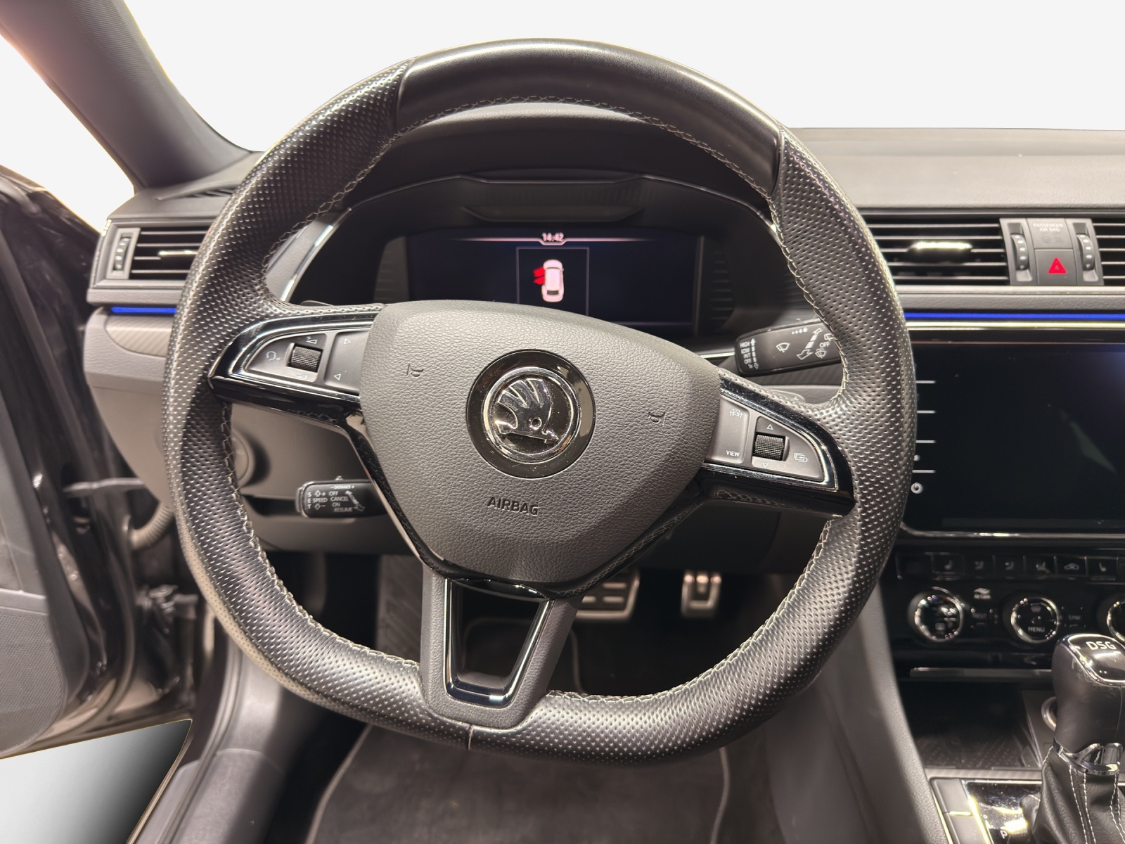 SKODA Superb Combi 1.5 TSI SportLine ACT-image-9