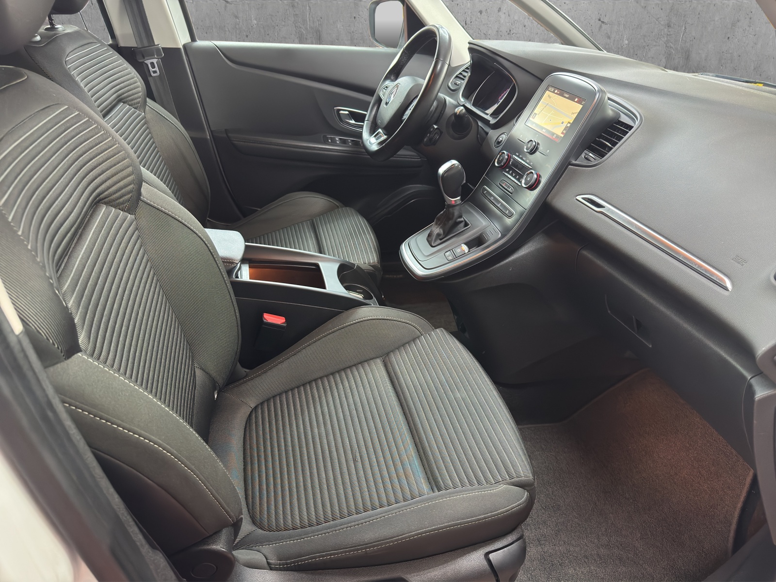 RENAULT Grand Scénic 1.8 dCi Business Line EDC-image-21