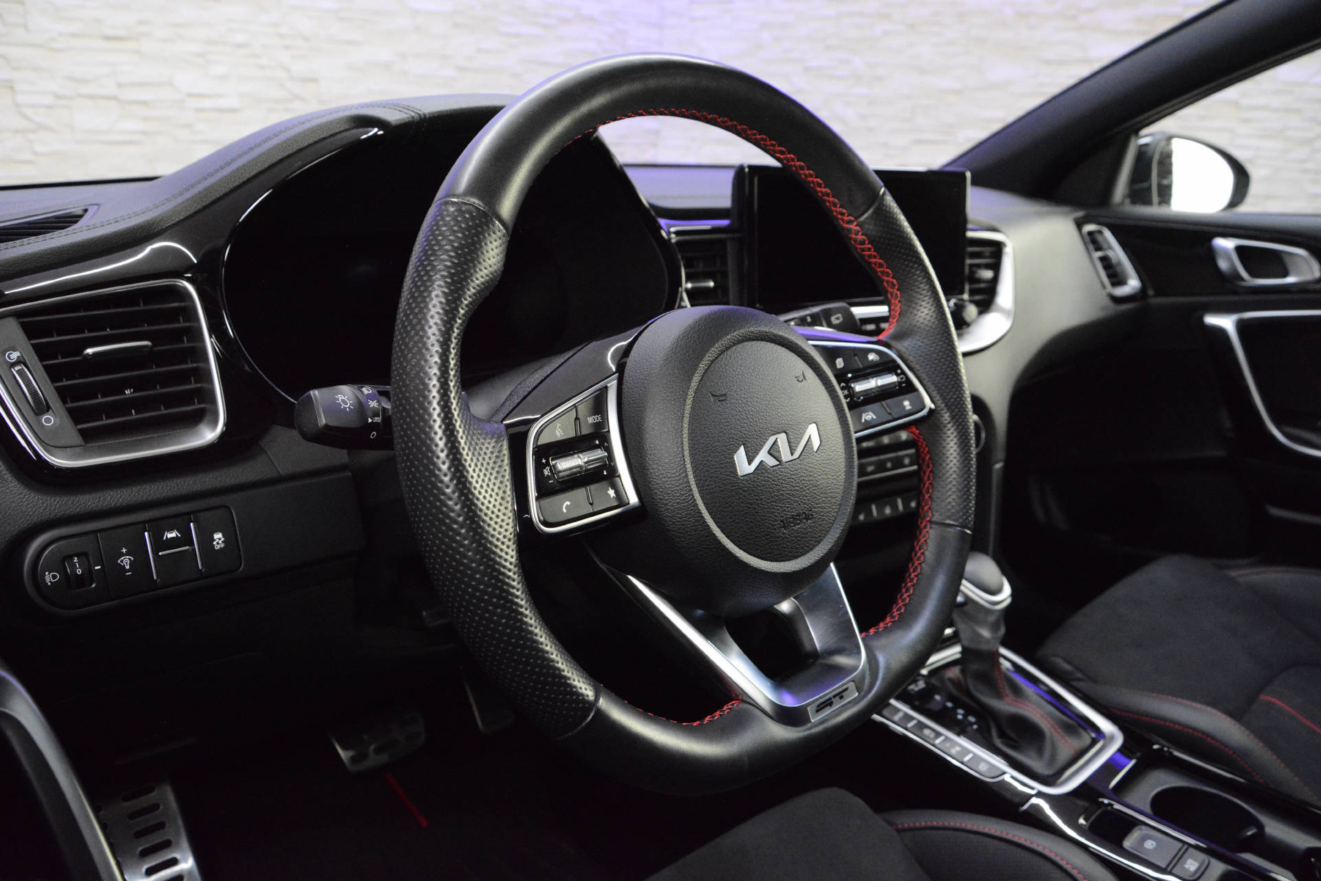 KIA ProCeed 1.6 T-GDi GT-image-12