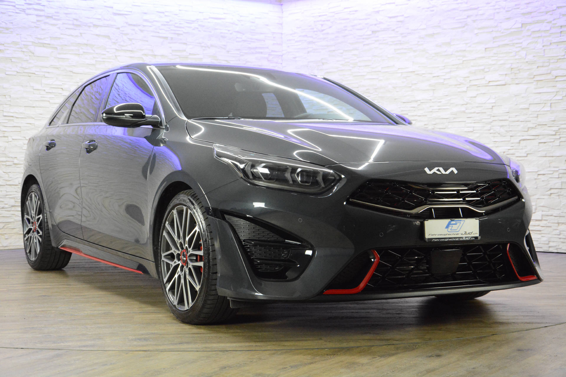 KIA ProCeed 1.6 T-GDi GT-showroom-element-1