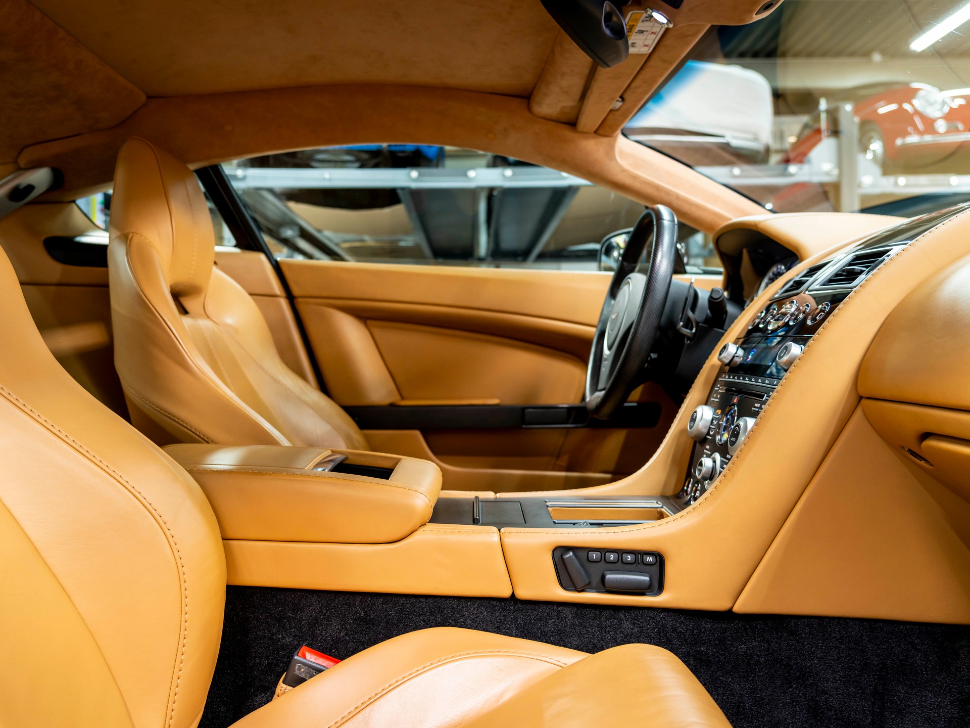 ASTON MARTIN V8 Vantage 4.7 Sportshift-image-24